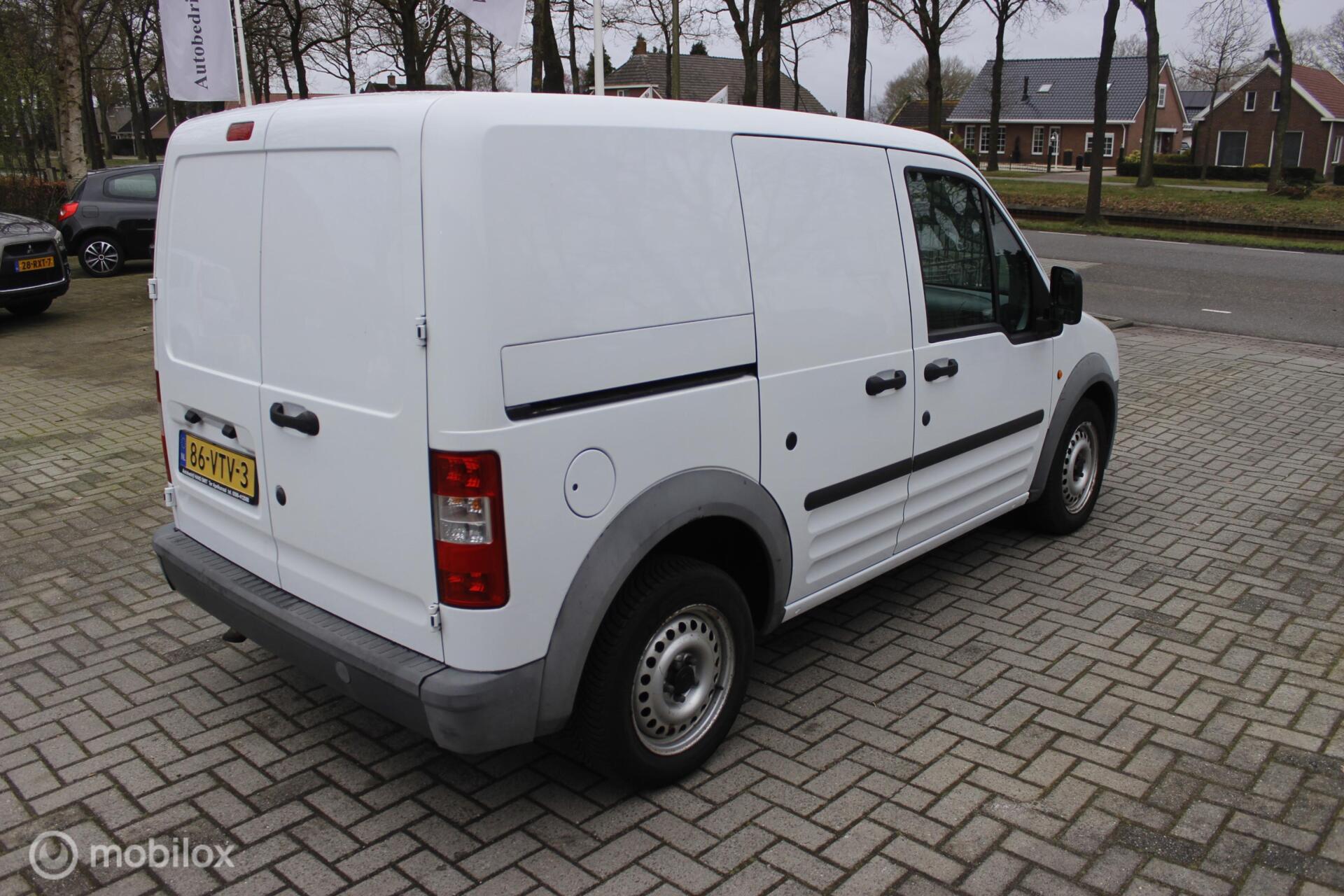 Foto van Ford Transit Connect T200s Van 1,8tdci 55