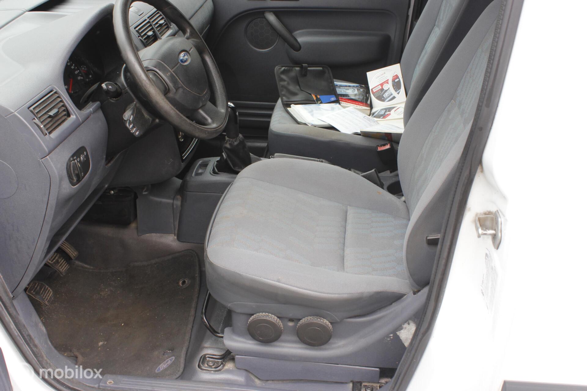 Foto van Ford Transit Connect T200s Van 1,8tdci 55