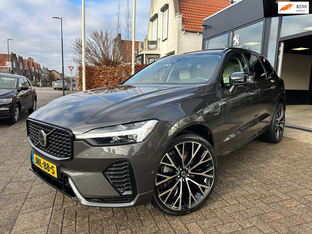 Volvo Xc60 2.0 T6 AWD U. Dark 2024 - voorkant