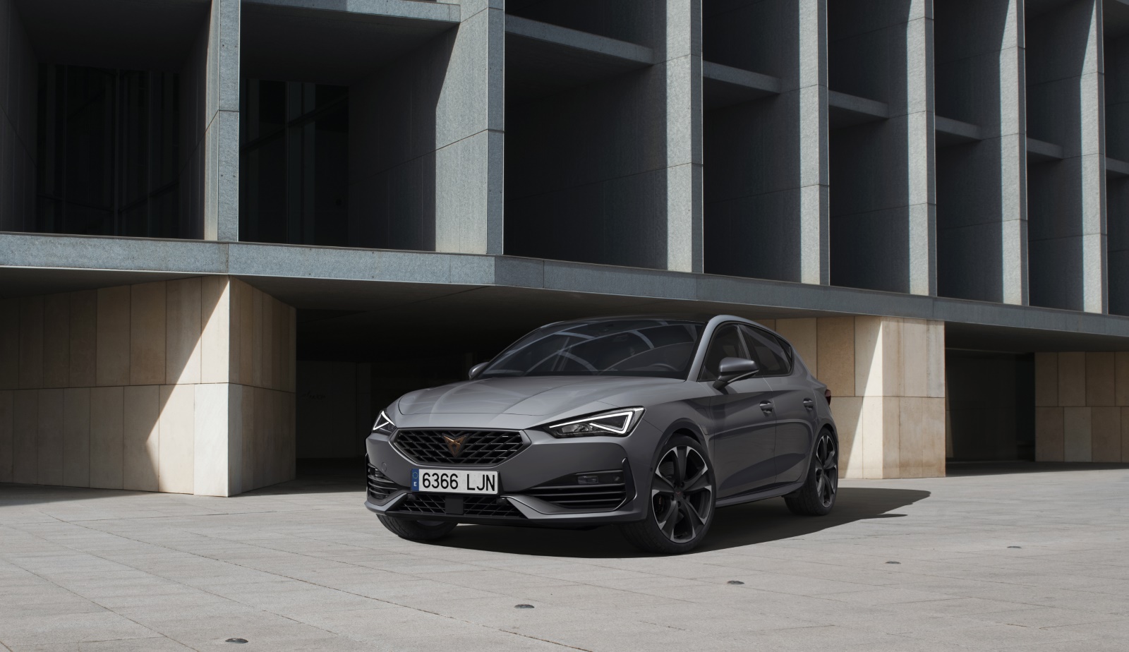 Cupra Leon 1.4 e-Hyb Copper Ed. 2021 - voorkant