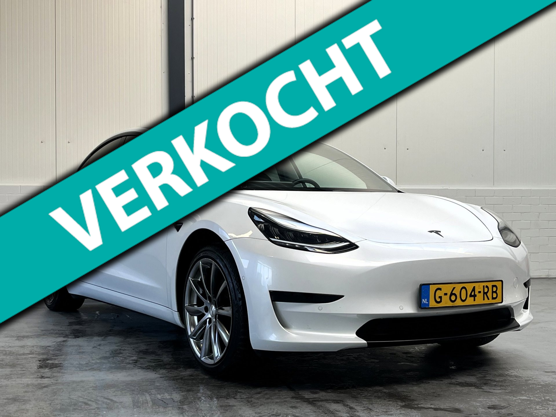 Tesla Model 3 Standard RWD Plus 60 kWh|SoH 87%|Trekhaak|19 Inch 2019 - voorkant