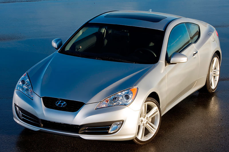Hyundai Genesis 3.8 V6 2011 - voorkant