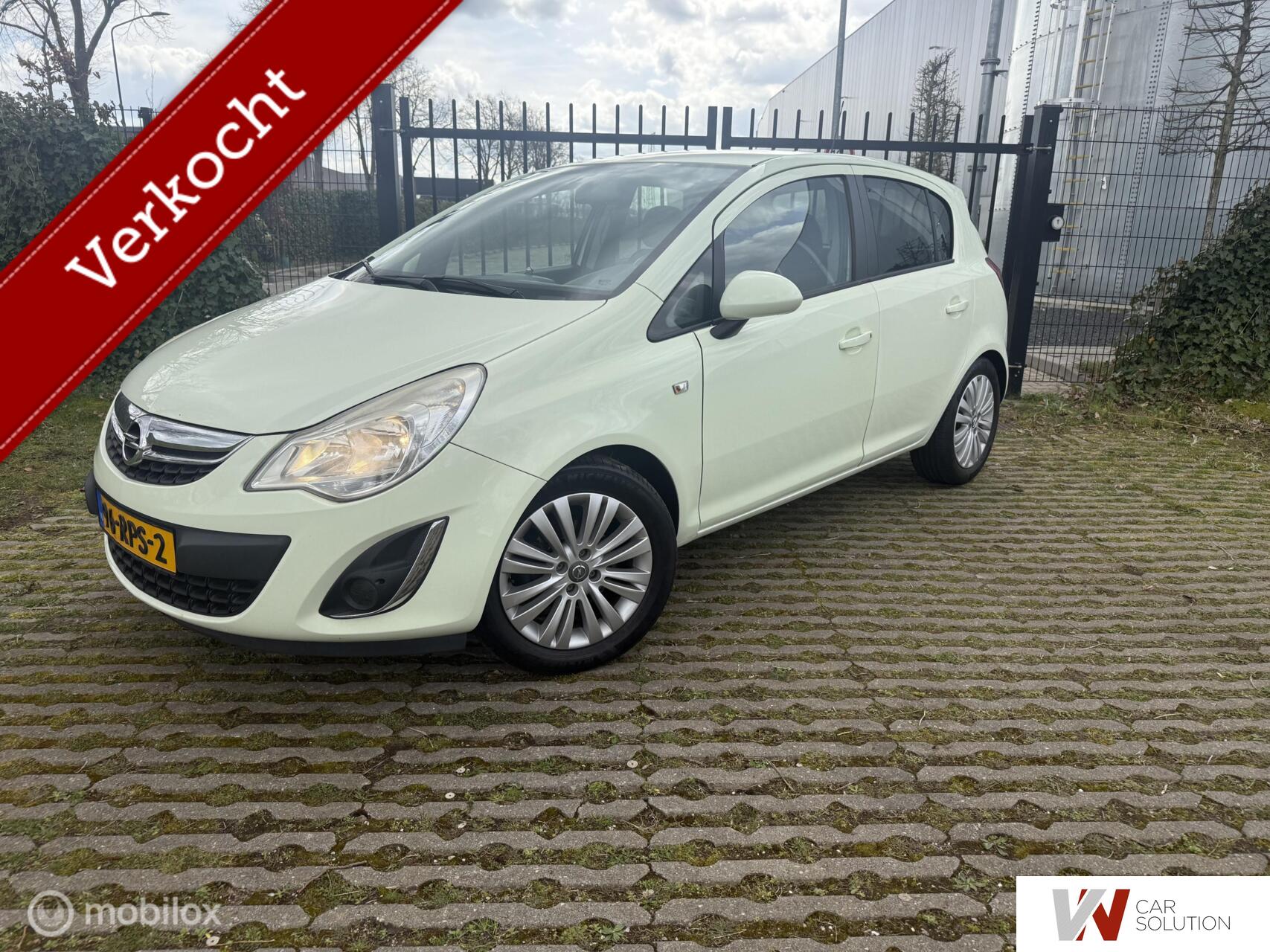Opel Corsa 1.4-16V Conn edit. 1STE EIG NAVI NAP CRUISE AIRCO 2011 - voorkant