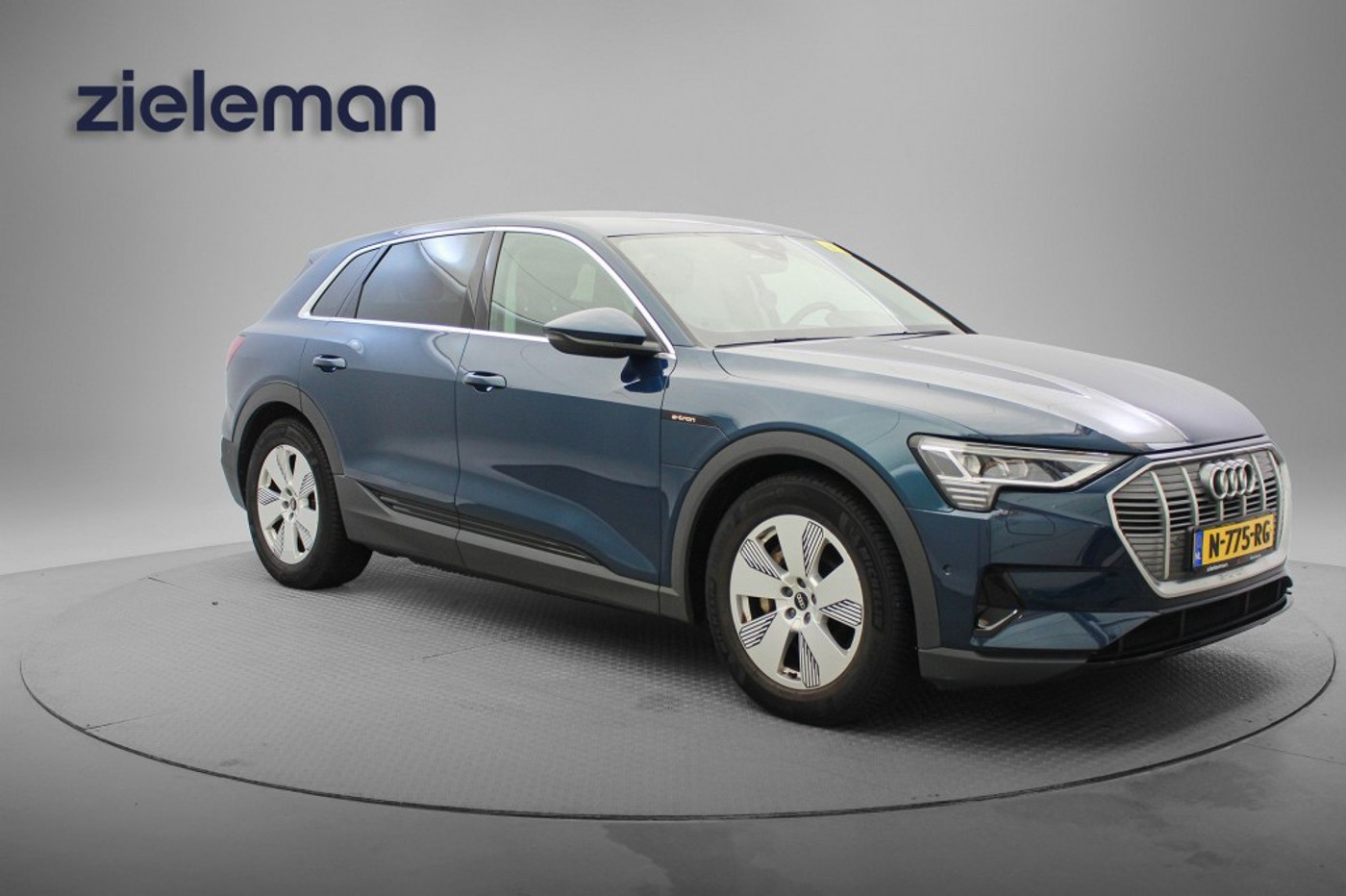 Audi E-tron 55 quattro edition 95 kWh - Digitaal Cockpit, Navi, Leer, LED, PDC, SOH 90% 2021 - voorkant