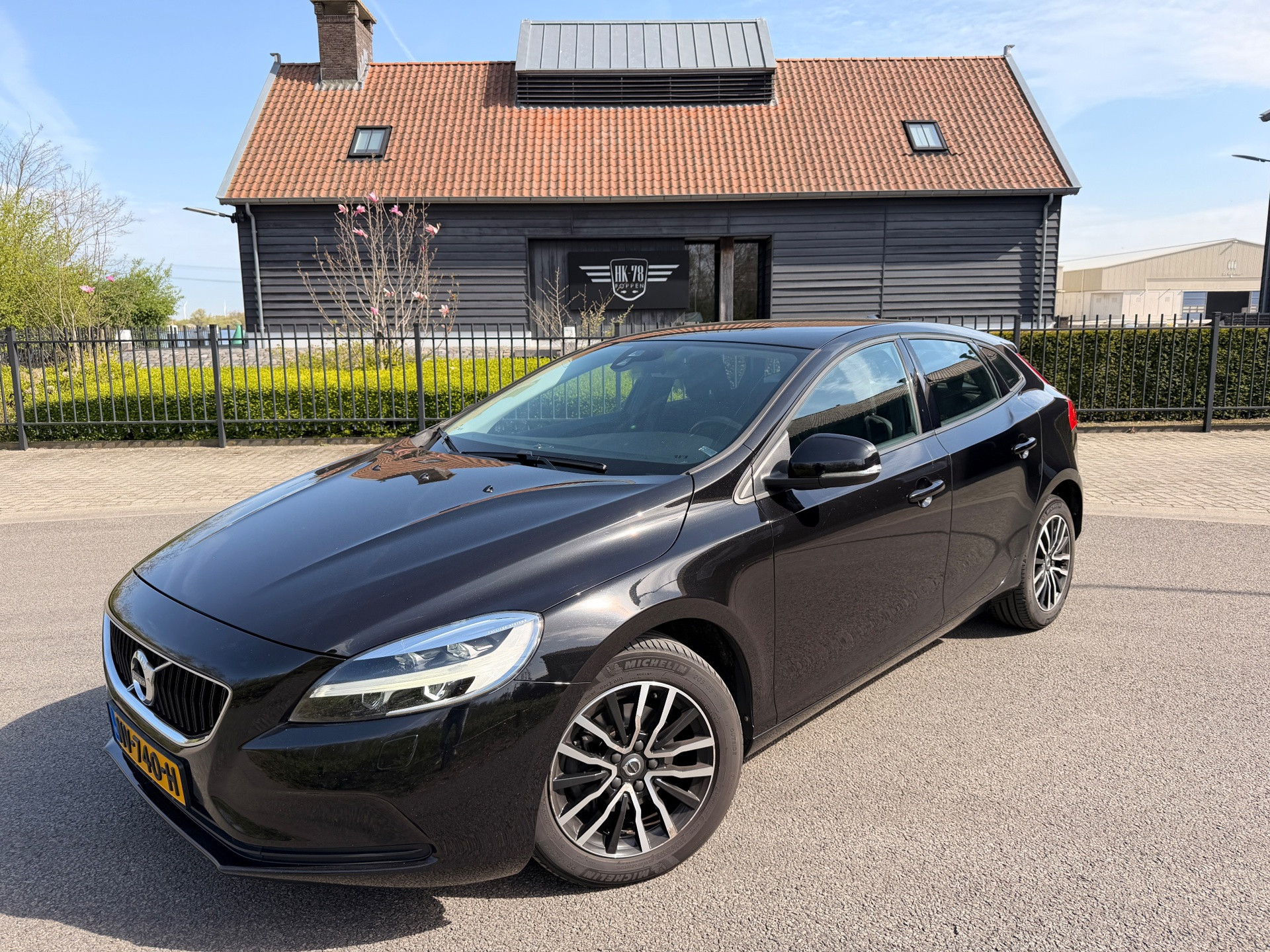Volvo V40 2.0 D2 Nordic+ Leer/Stof Navigatie Full-led 2017 - voorkant