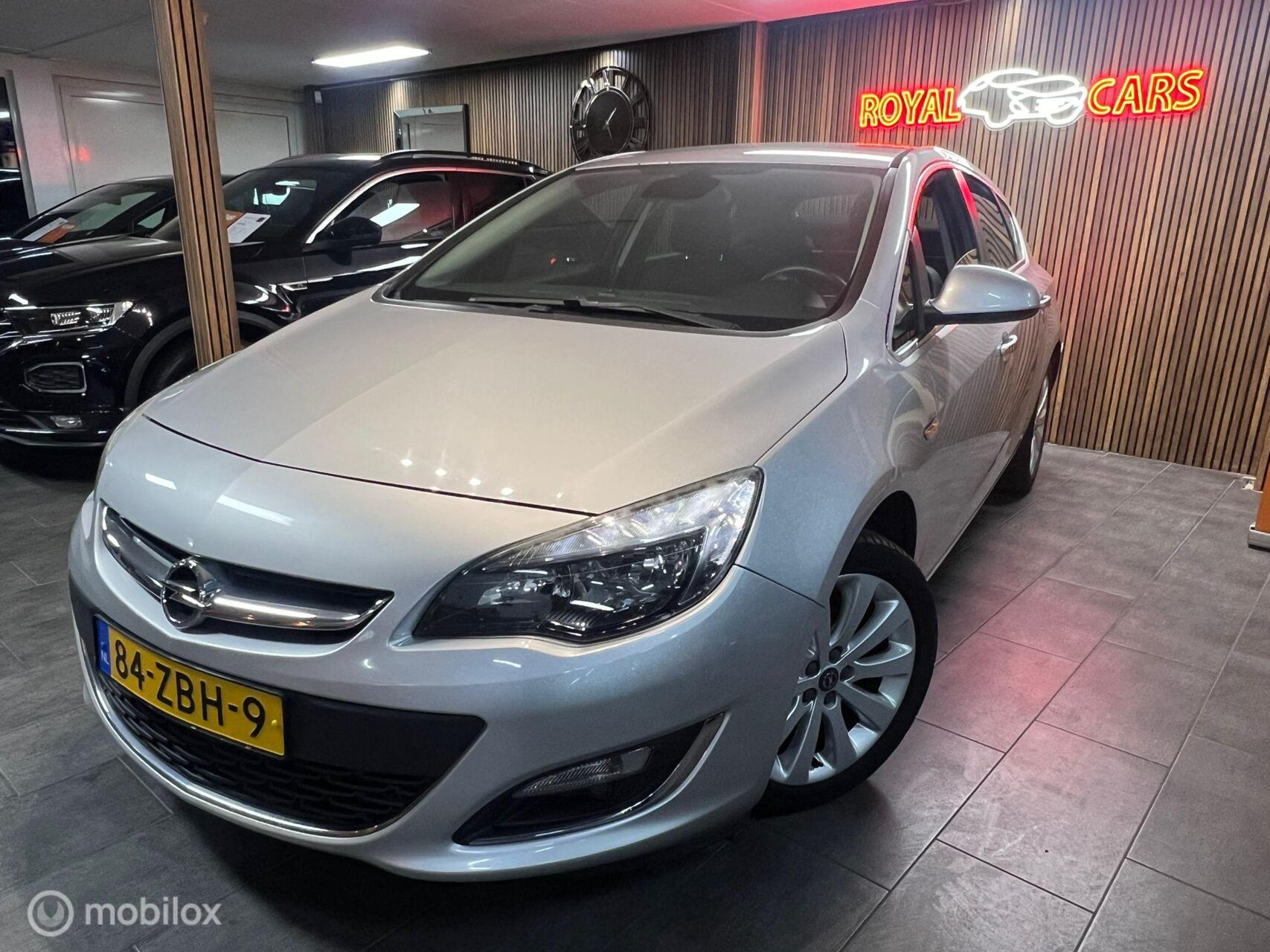 Opel Astra 1.4 Turbo Sport / Top Onderhouden/ Airco/ Navi 2012 - voorkant