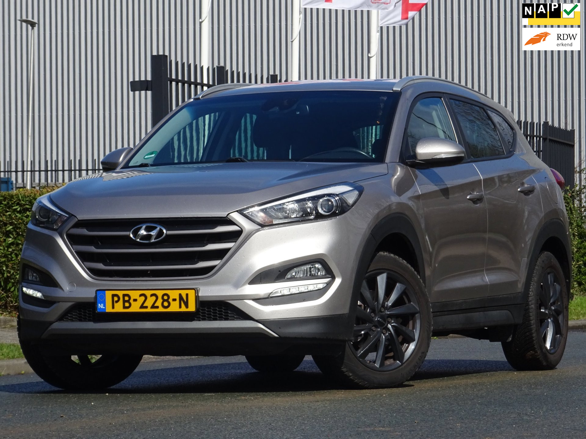Hyundai Tucson GERESERVEERD 2017 - voorkant
