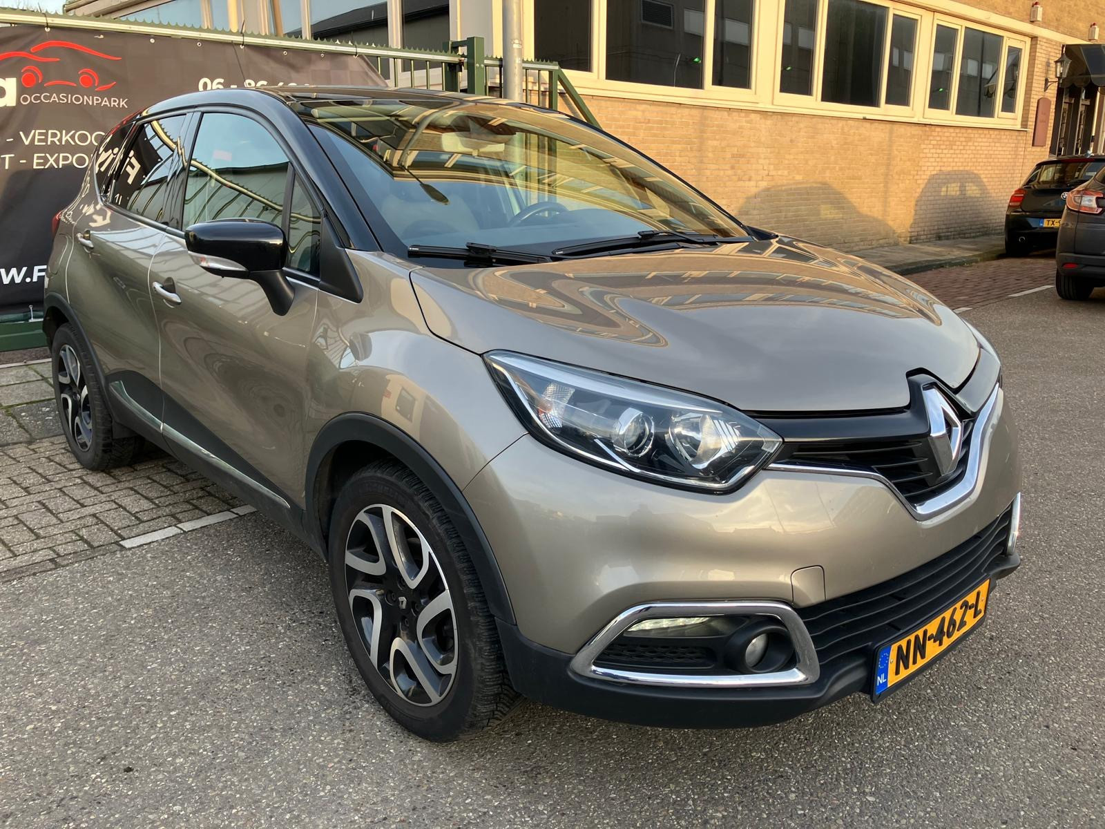 Renault Captur 1.2 TCe Dynamique automaat met nieuwe apk 2013 - voorkant