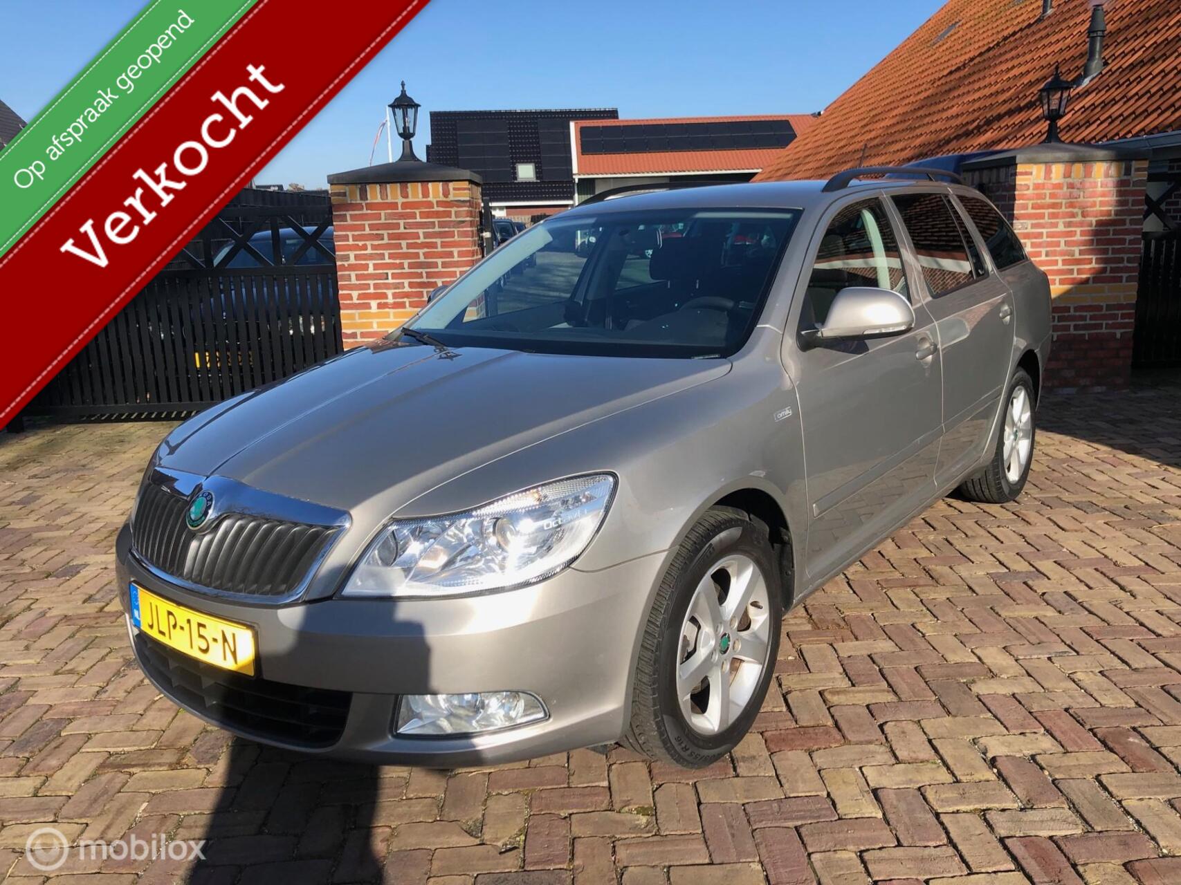 Skoda Octavia 1.2 TSI Airco Cruise Stoelverw Nw APK 2012 - voorkant