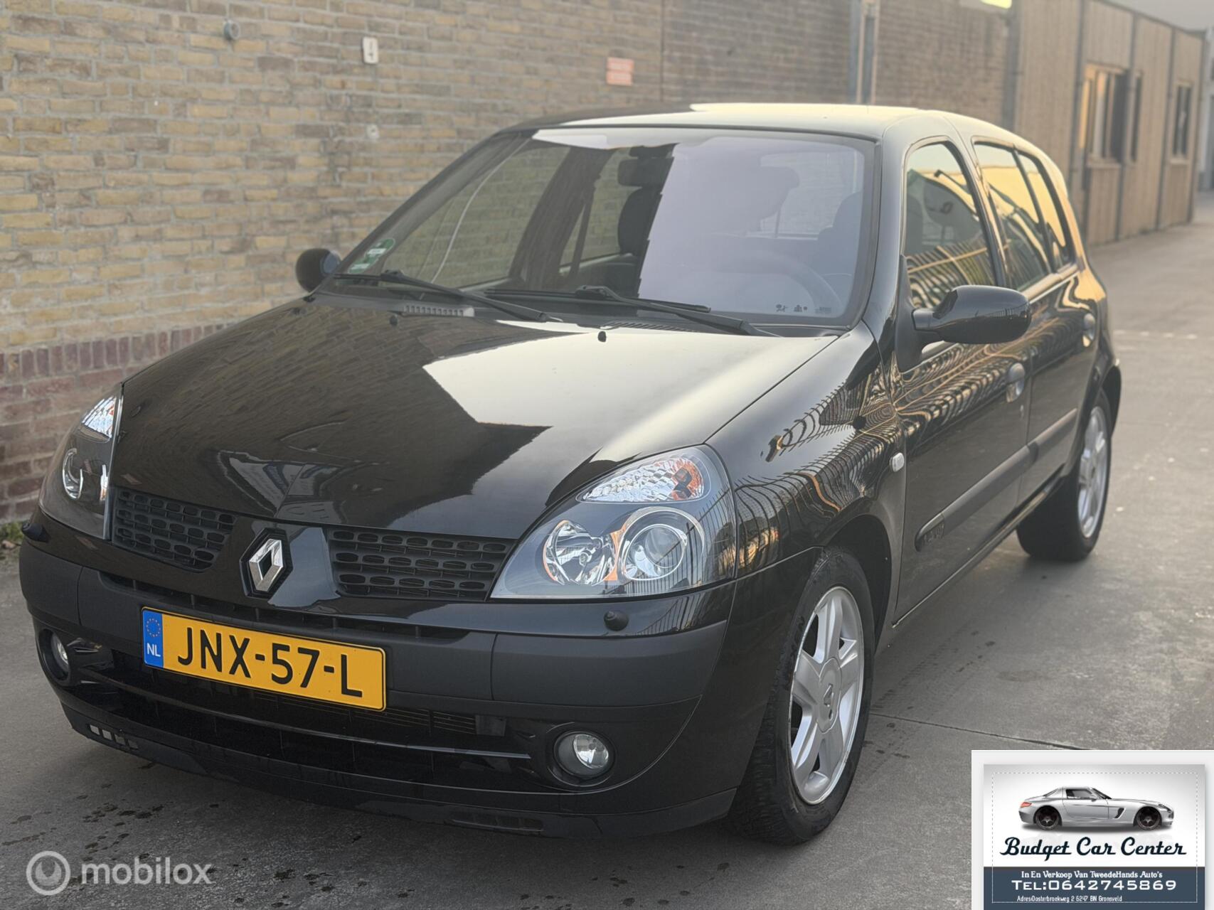 Renault Clio 1.4-16V Privilège Airco Uniek km 2003 - voorkant