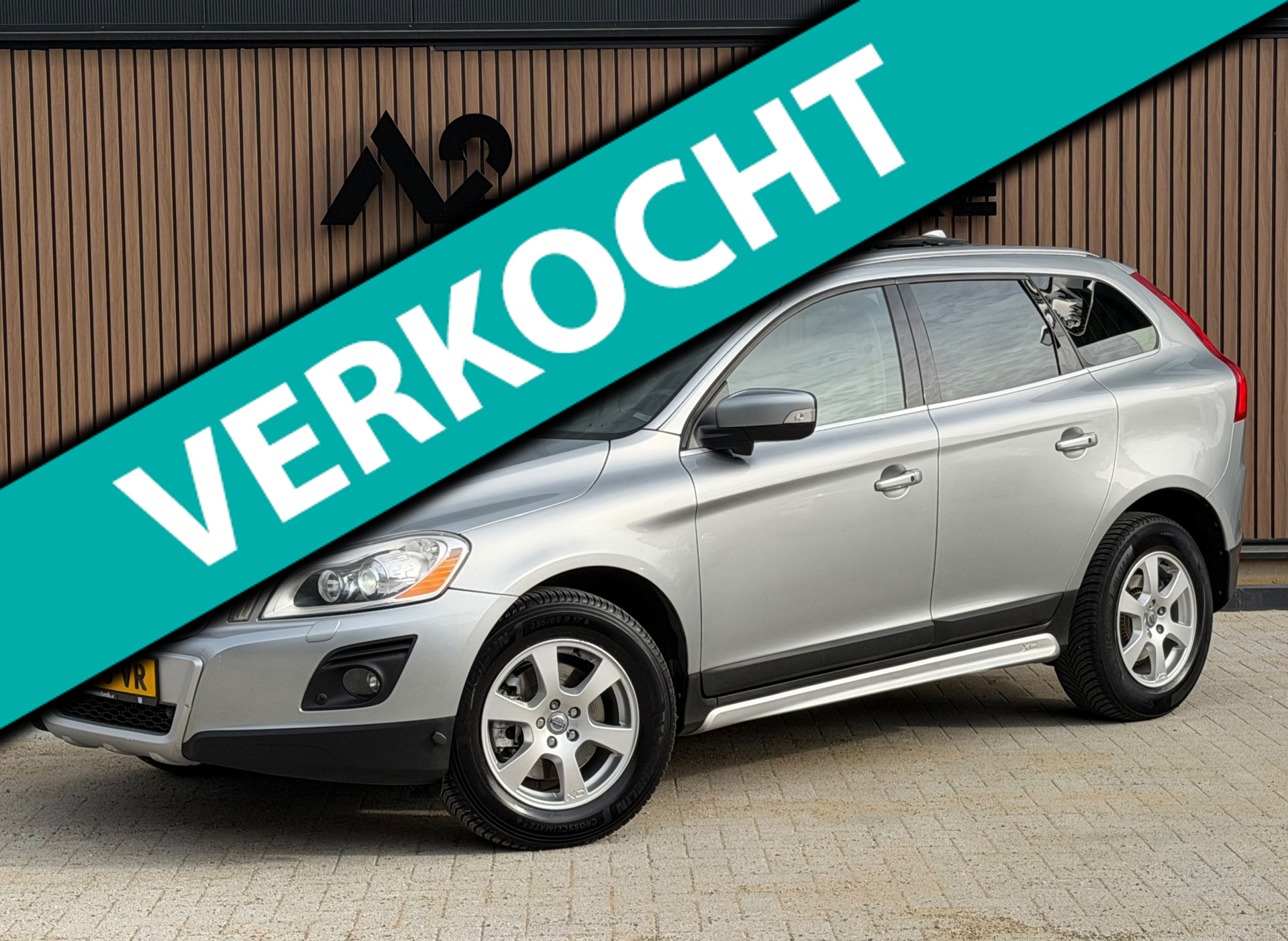 Volvo Xc60 3.0 T6 AWD Momentum AUTOMAAT PANO LEER FULL 2008 - voorkant