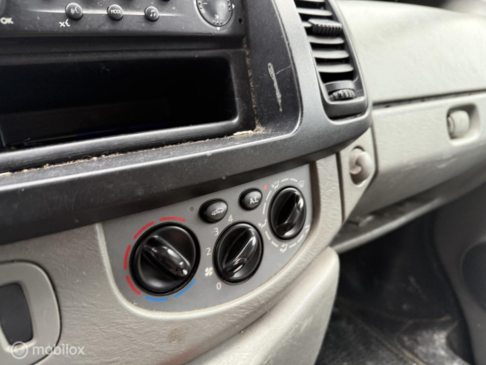 Foto van Renault Trafic T27 L1/h1 2,5 Dci 84kw E4 Fap