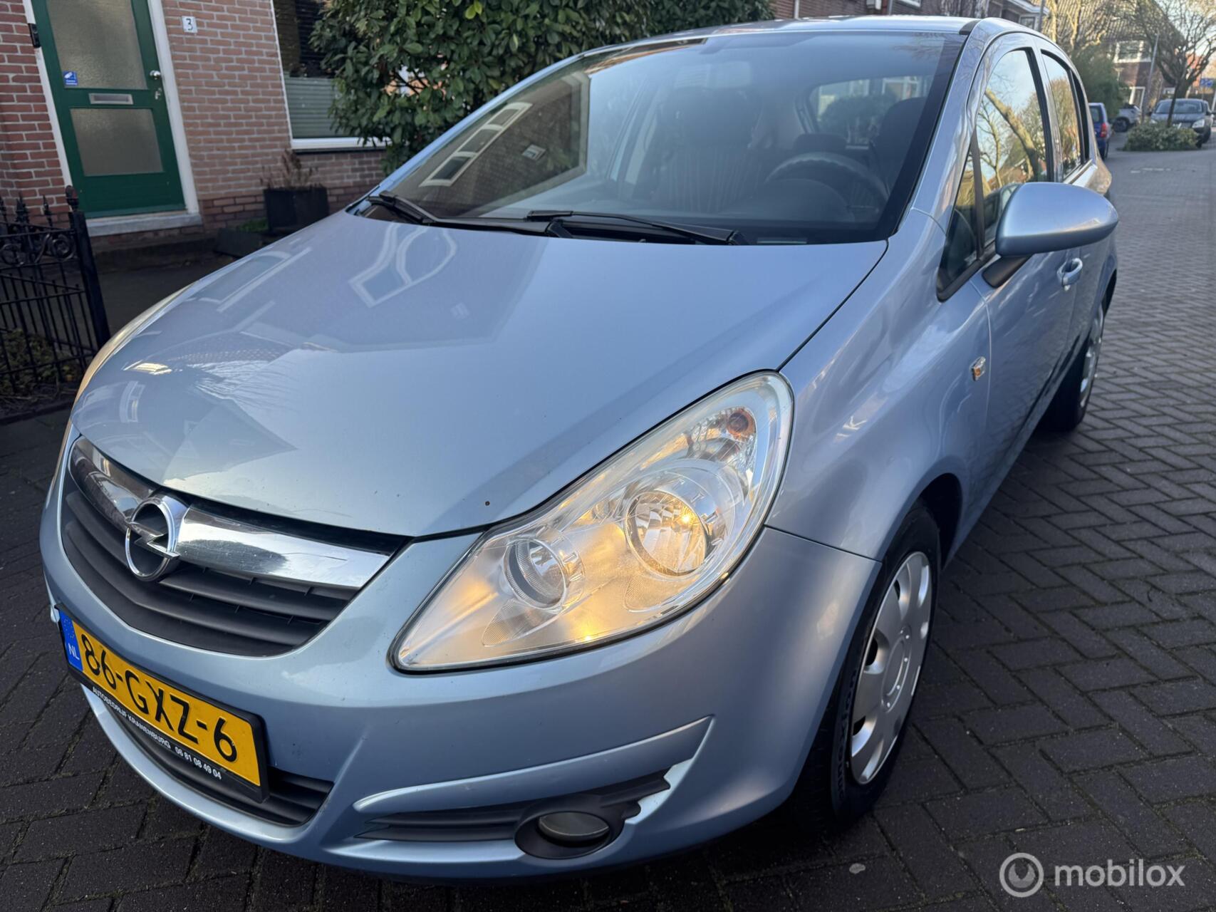 Opel Corsa 1.2-16V Business 2008 - voorkant
