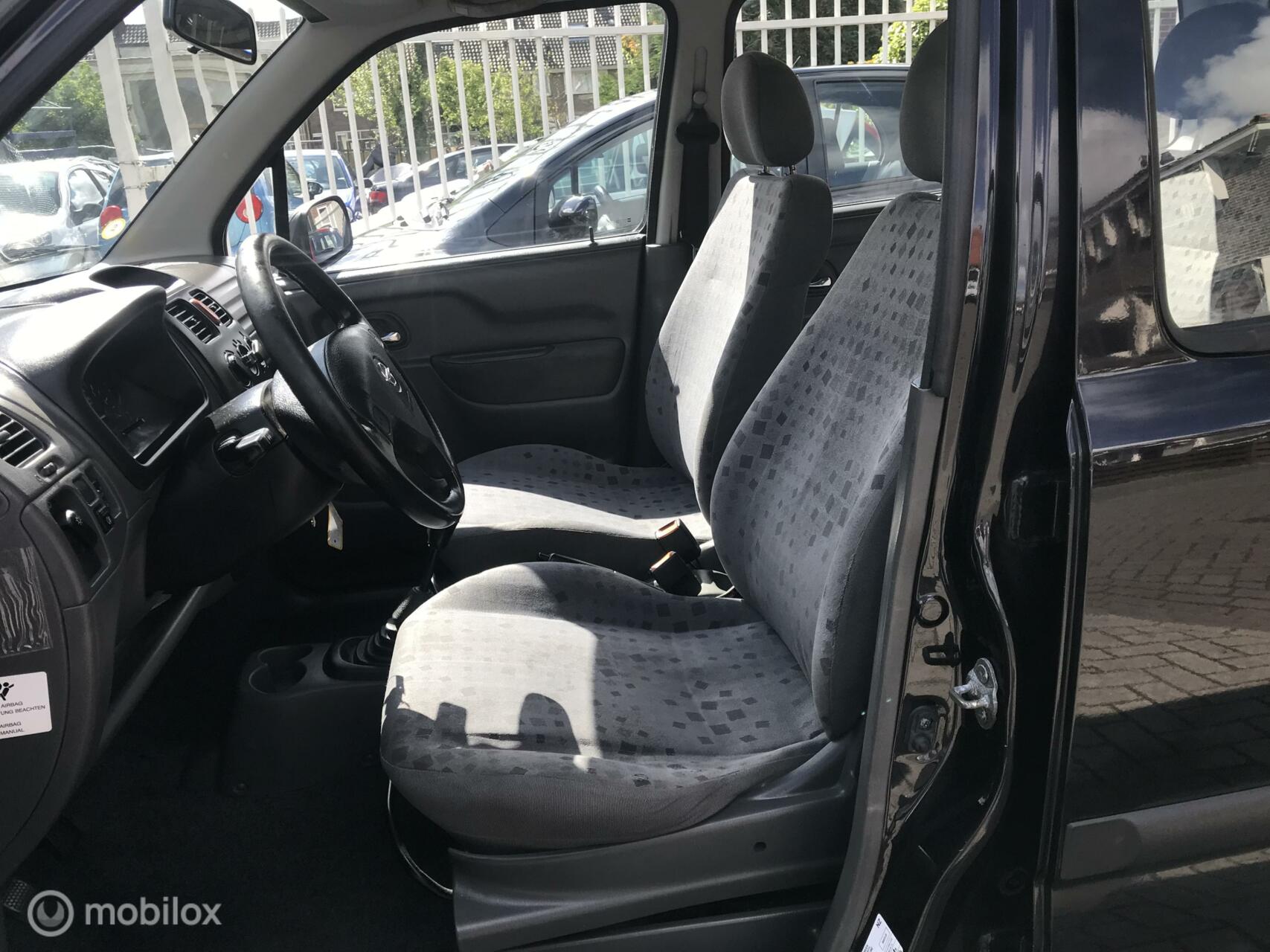 Foto van Opel Agila