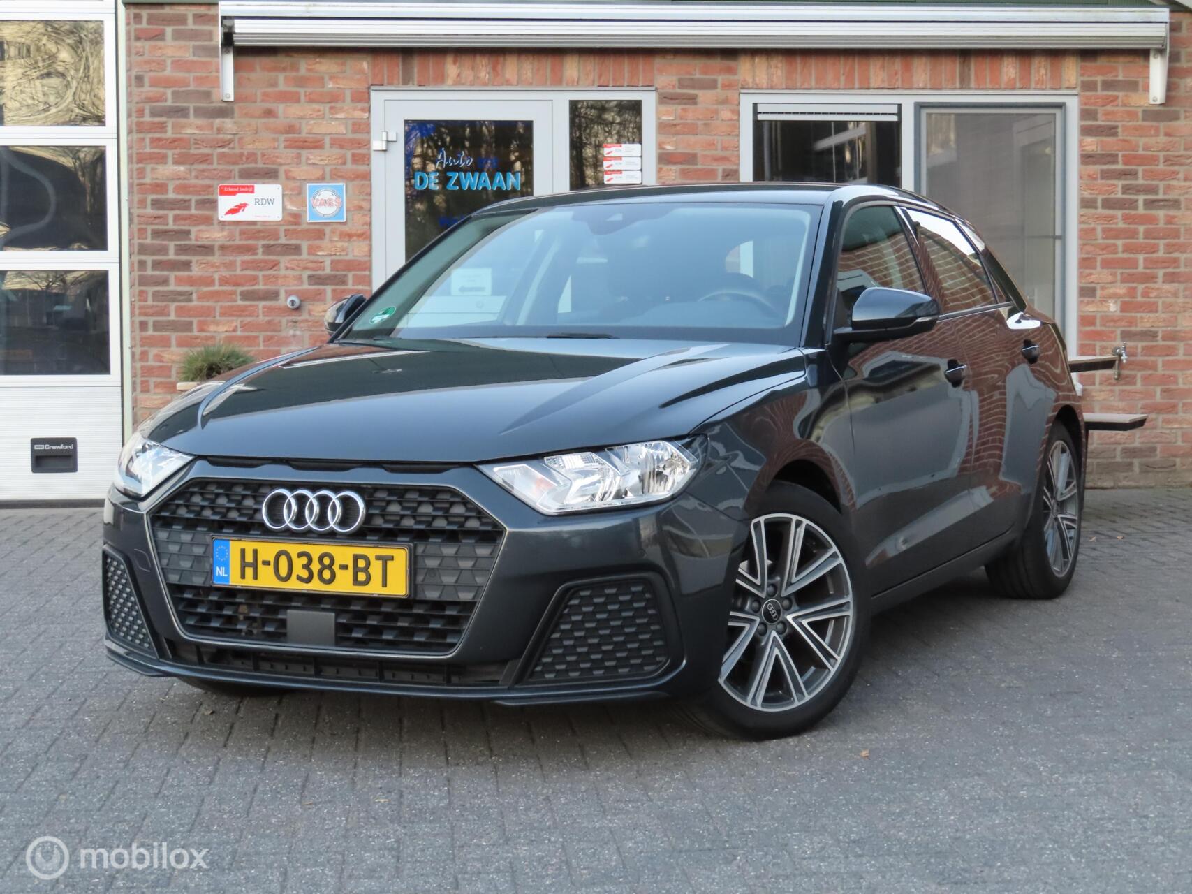 Audi A1 Sportback Audi A1 Sportback 25 Epic|Parkeersensor V/A|Harman Kardon|Carplay|Navigatie|17 inch. 2020 - voorkant