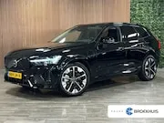 Volvo Xc60 2.0 T6 AWD U. Dark 2025 - voorkant