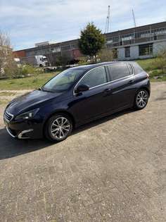 Peugeot 308 1.2 PureTech Allure 2017 - voorkant