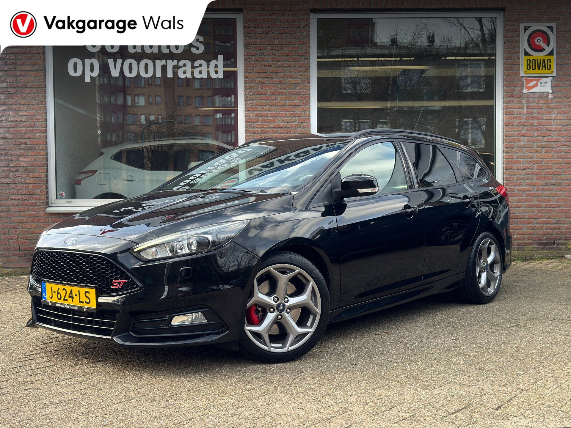 Ford Focus 2.0 ST | Recaro | Navi | Cruise | Winterpack | Airco | 250PK 2016 - voorkant