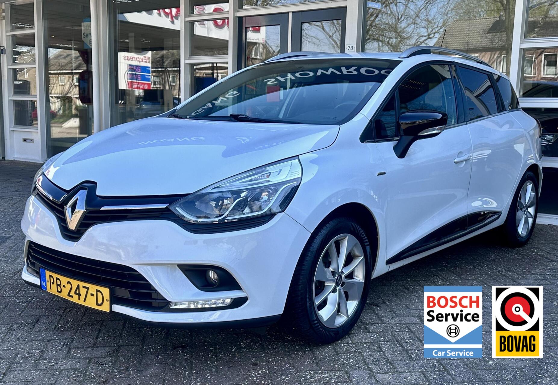 Renault Clio 0.9 TCe Limited Navi, Bluetooth, Pdc, Trekhaak, LM.. 2017 - voorkant