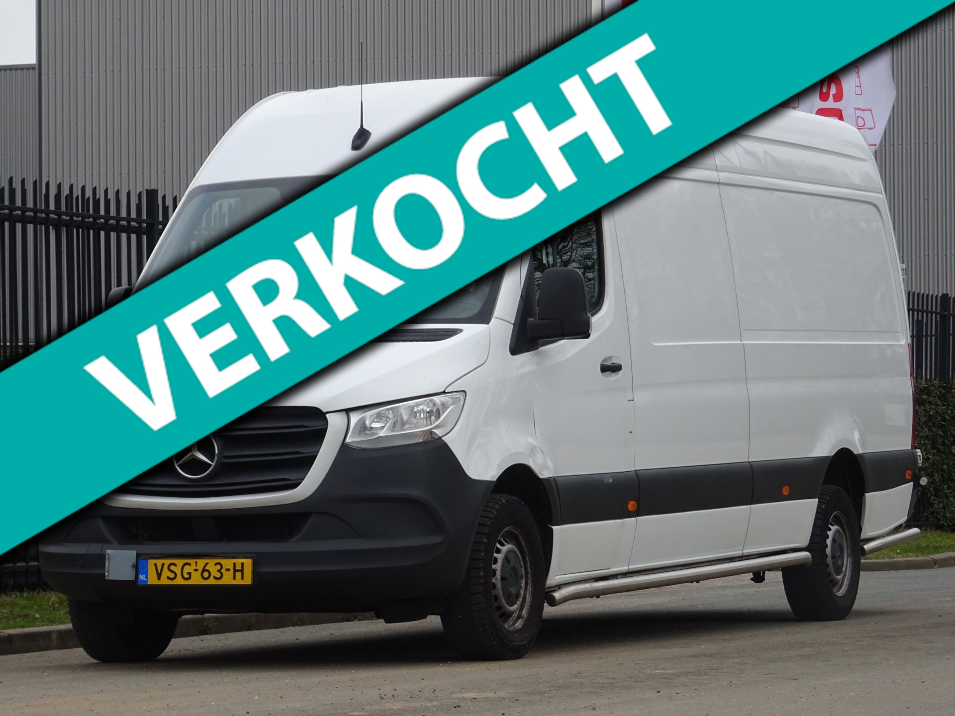Mercedes-Benz Sprinter 317 1.9 CDI L3H3 3-ZITS CAMERA/NW APK 2021 - voorkant