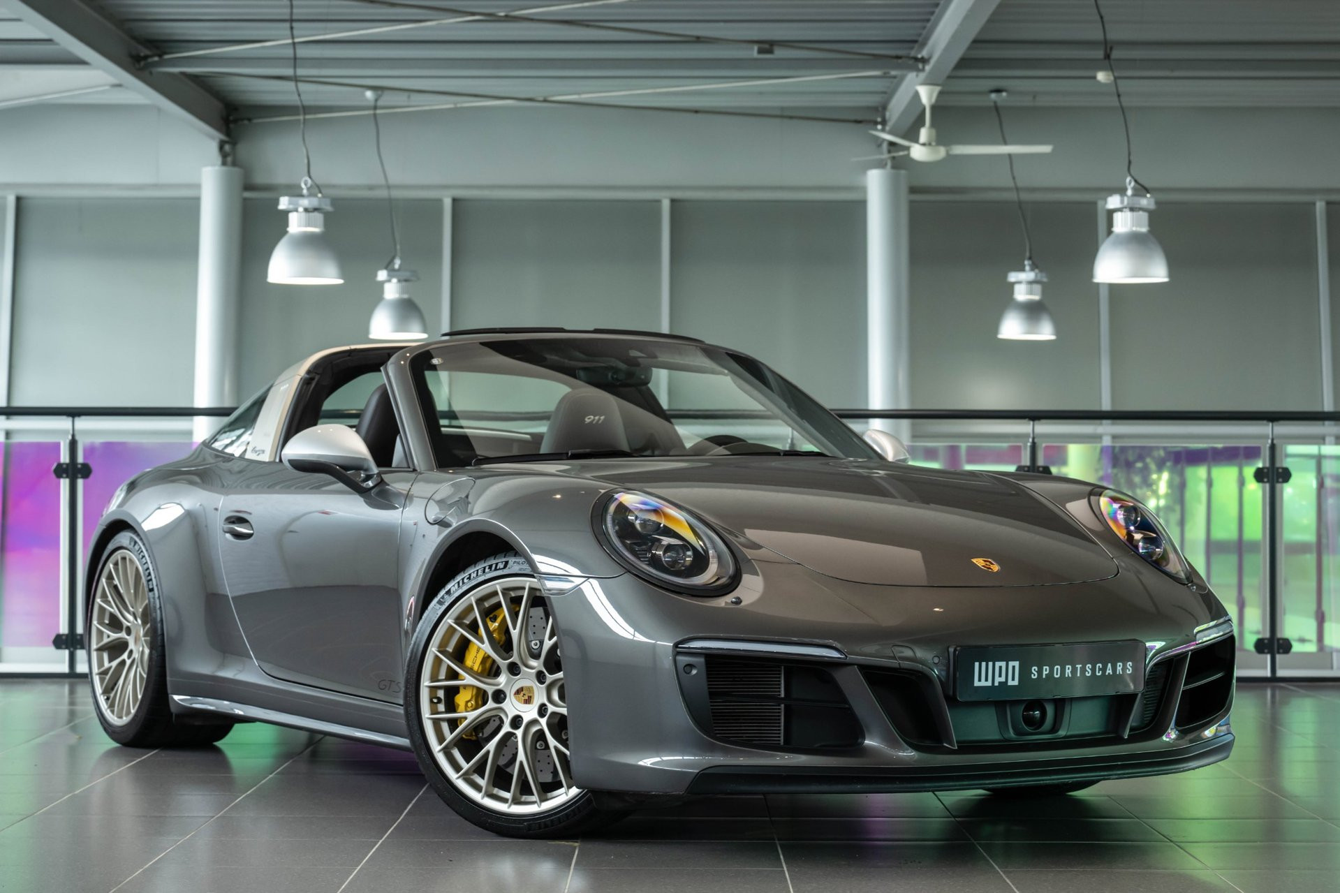 Foto van PORSCHE 911 TARGA 4 GTS