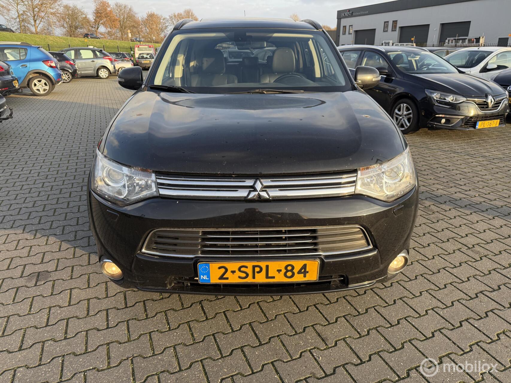 Foto van MITSUBISHI MITSUBISHI OUTLANDER