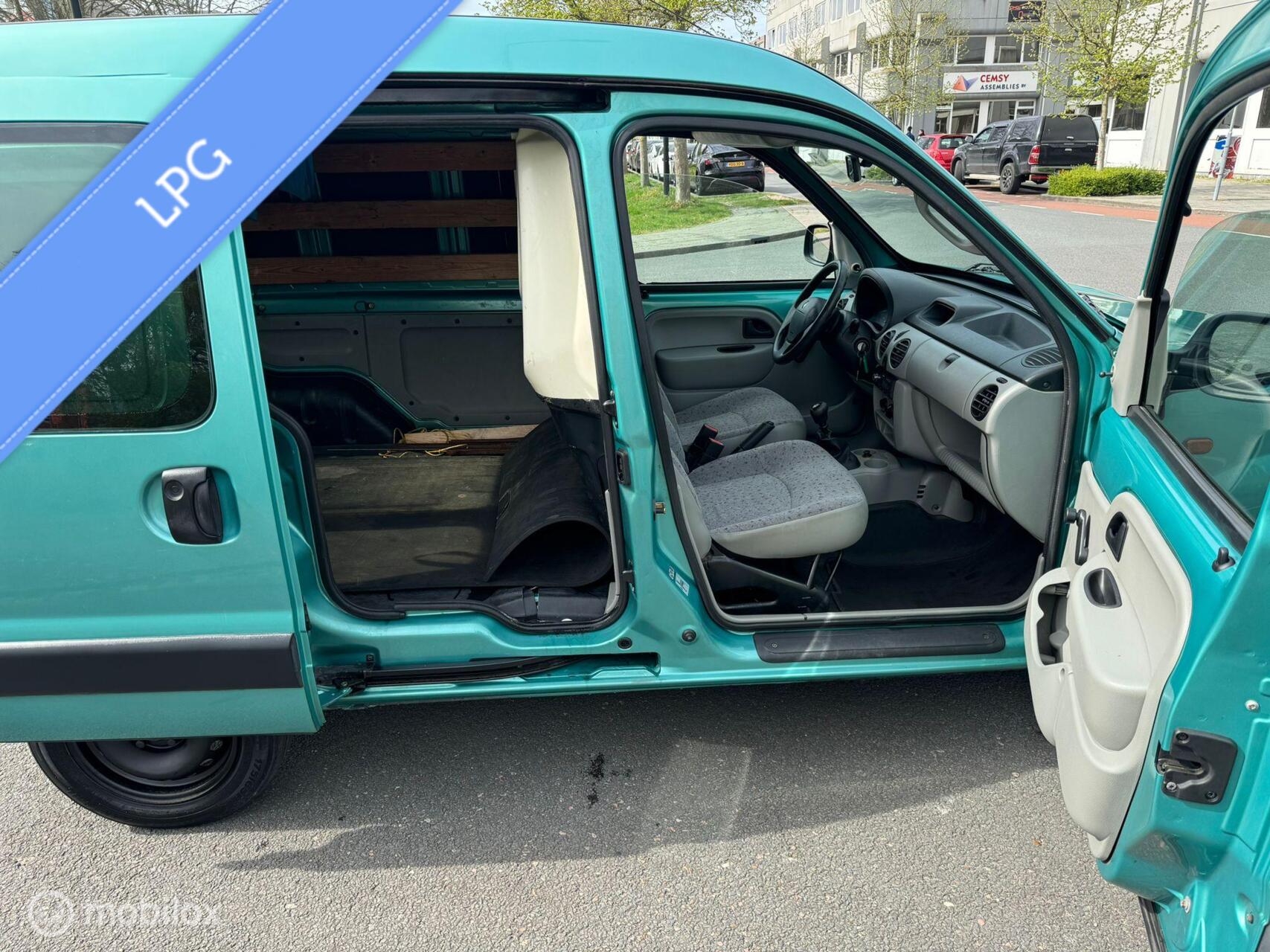 Foto van Renault Kangoo 1.2 Euro 2000