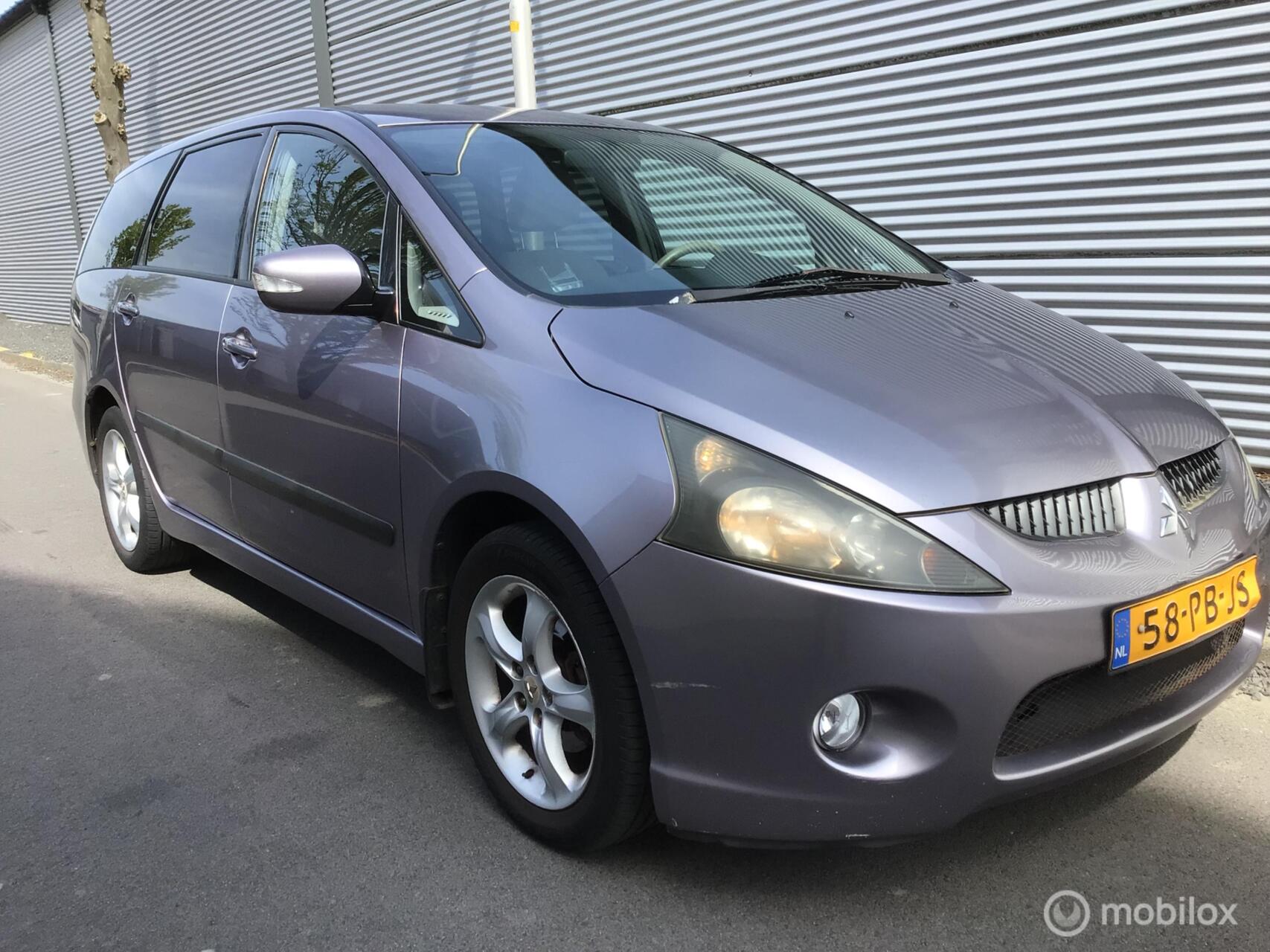 Foto van MITSUBISHI MITSUBISHI GRANDIS