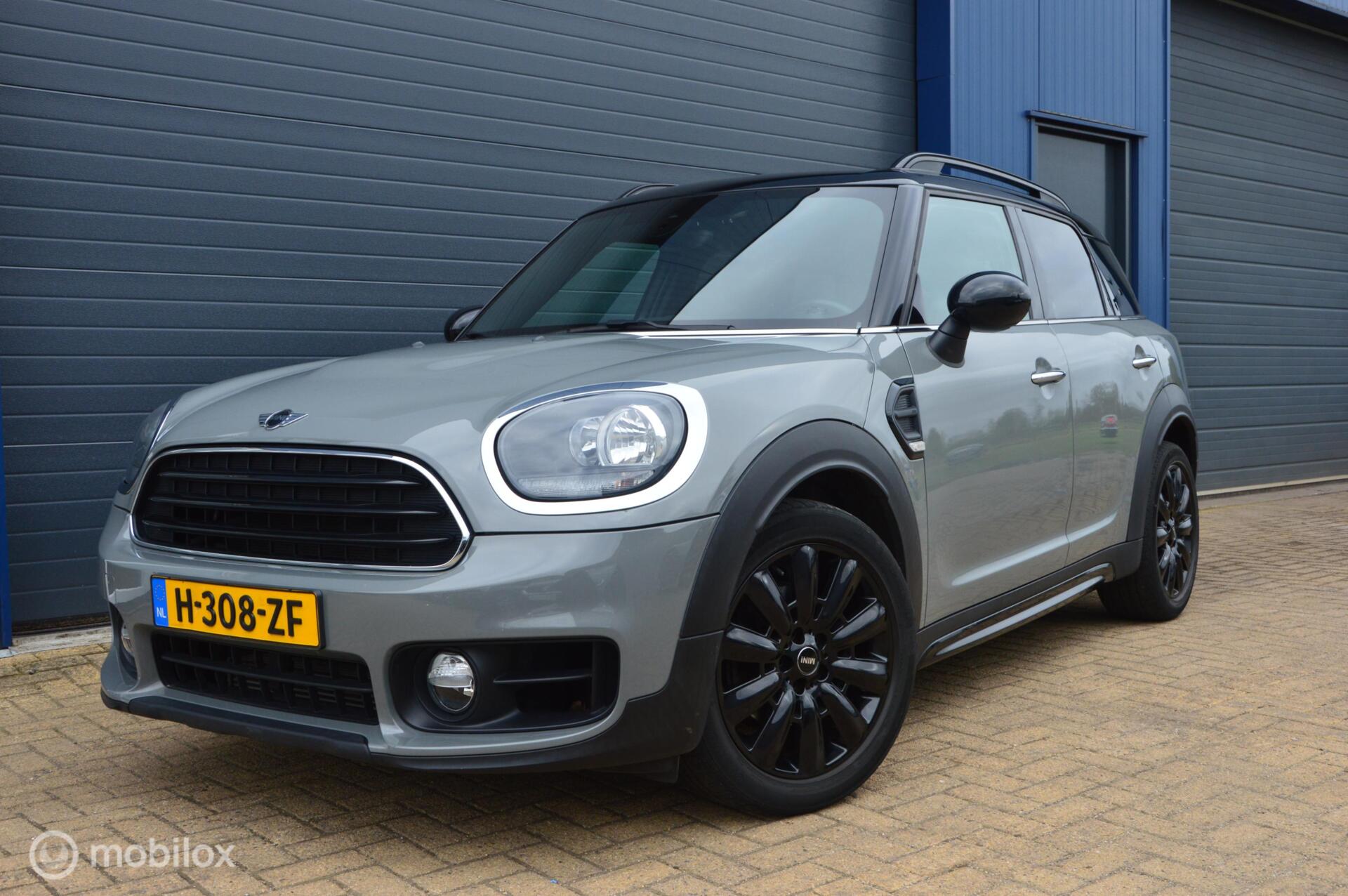 Foto van MINI COUNTRYMAN COOPER