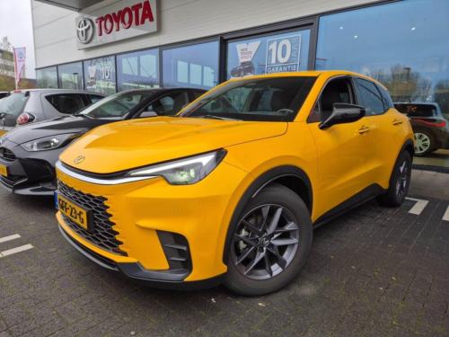 Lexus LBX Business Line 2WD 2024 - voorkant