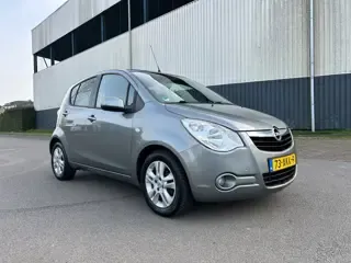 Opel Agila 1.0 Edition 2012 - voorkant