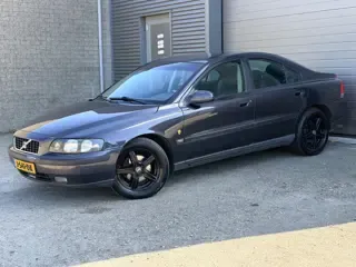 Volvo S60 2.4 2001 - voorkant