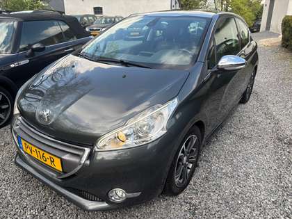 Peugeot 208 1.6 VTi Allure 2012 - voorkant