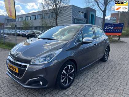 Peugeot 208 1.2 PureTech Allure 2018 - voorkant