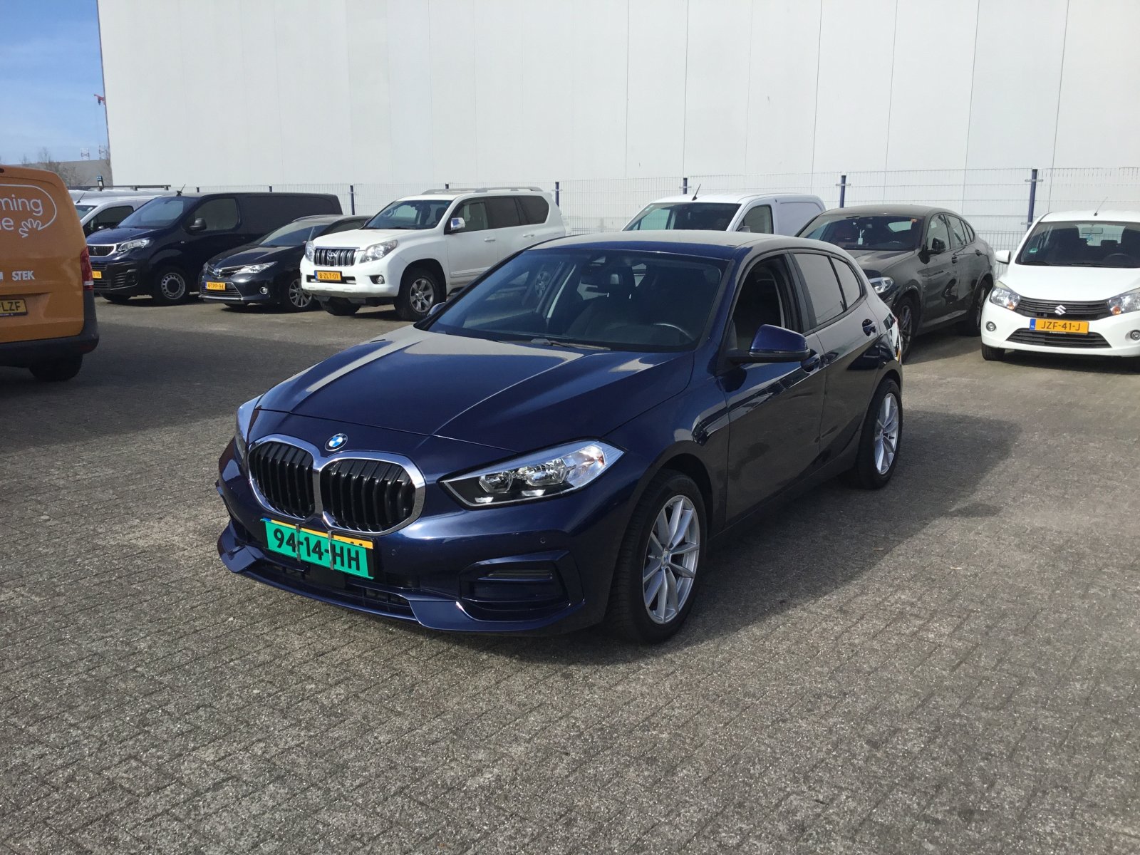 BMW 1-serie 118i Executive 2020 - voorkant