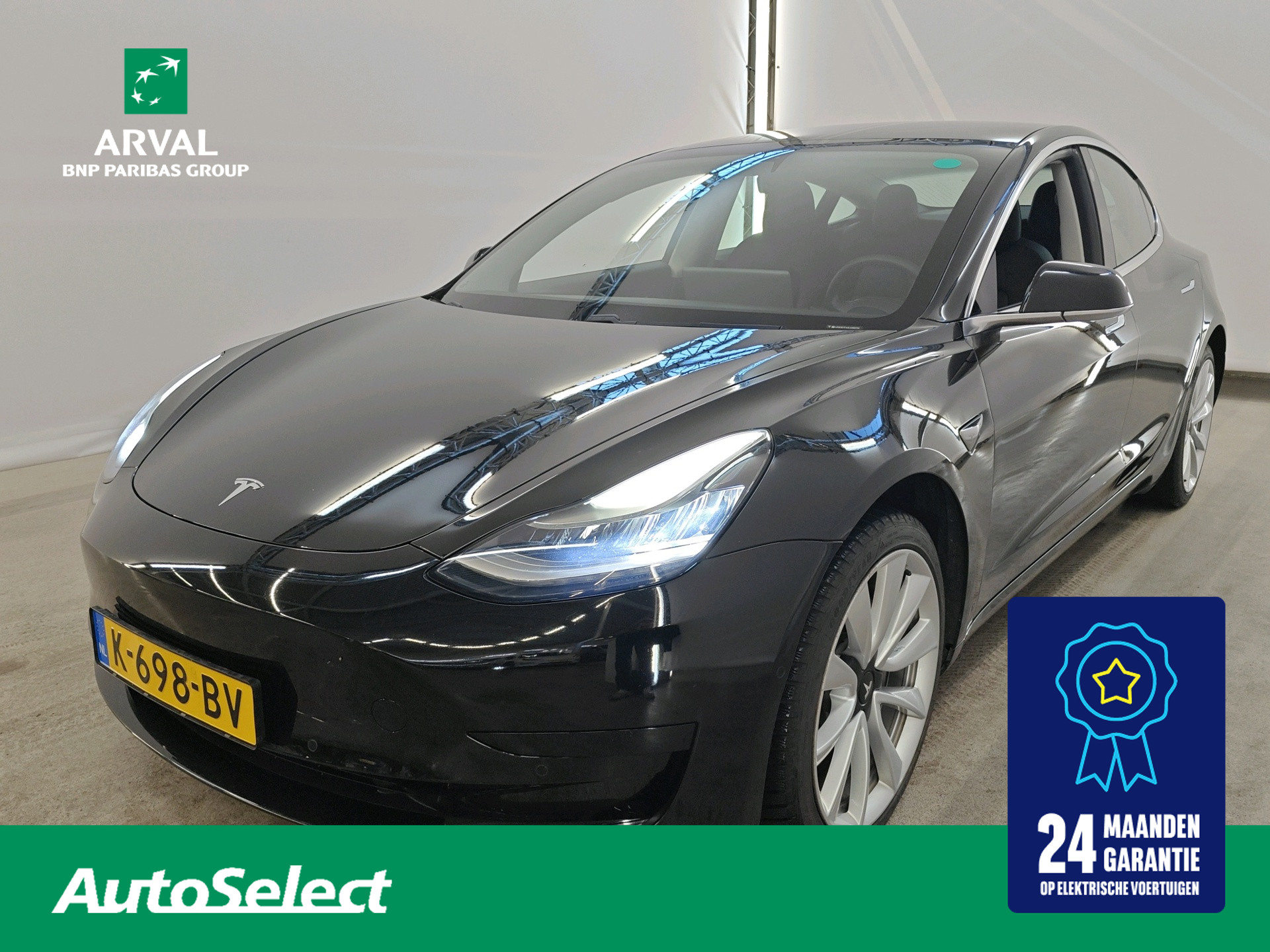 Tesla Model 3 60 kWh 238pk Standard RWD Plus  | SOH 86% | Trekhaak | 19" Velgen | Solid Black | Black Interior 2020 - voorkant