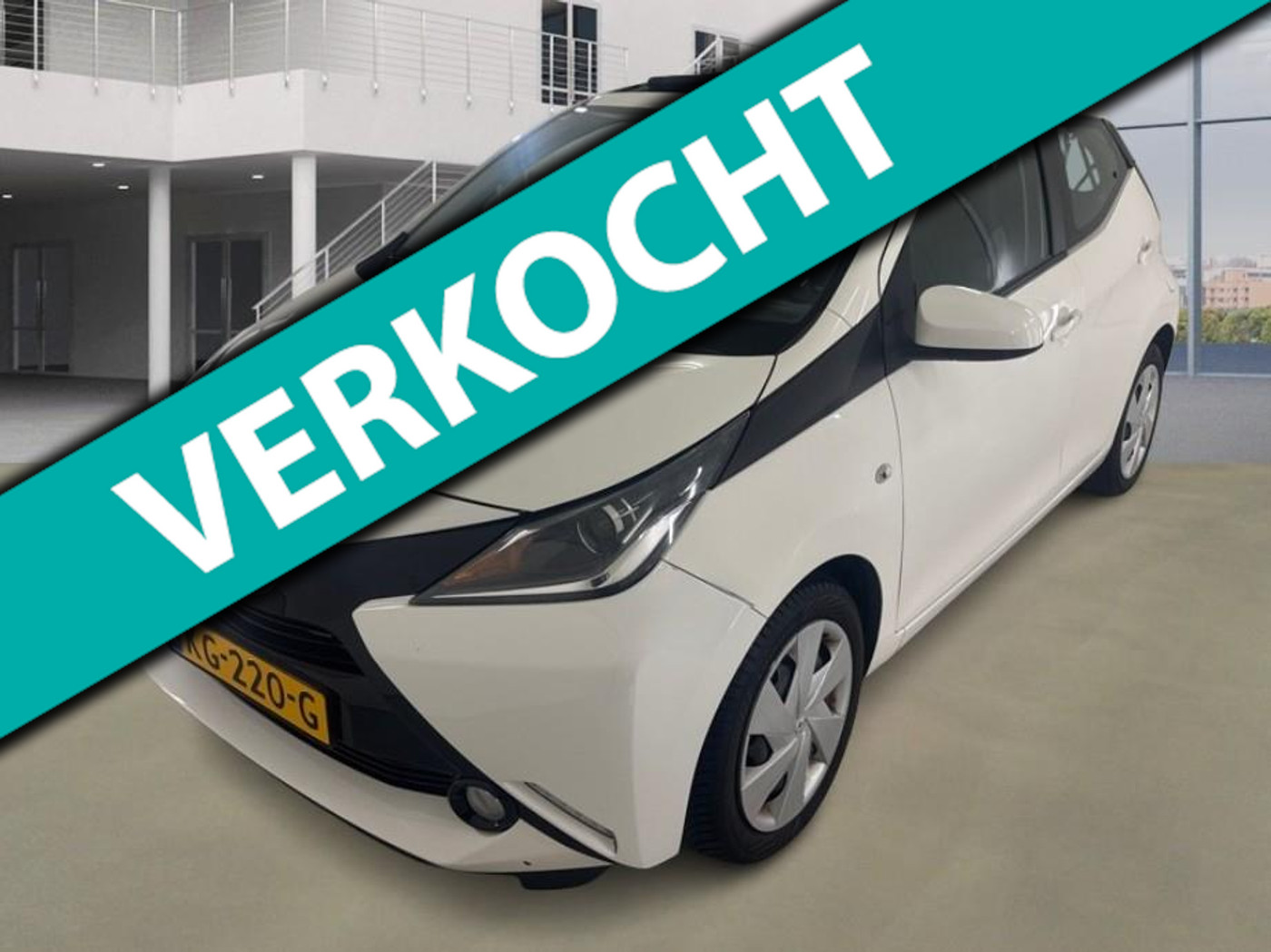 Toyota Toyota Aygo 1.0 VVT-i x-wave Cabrio-TOP +NAP NL-auto 2016 - voorkant