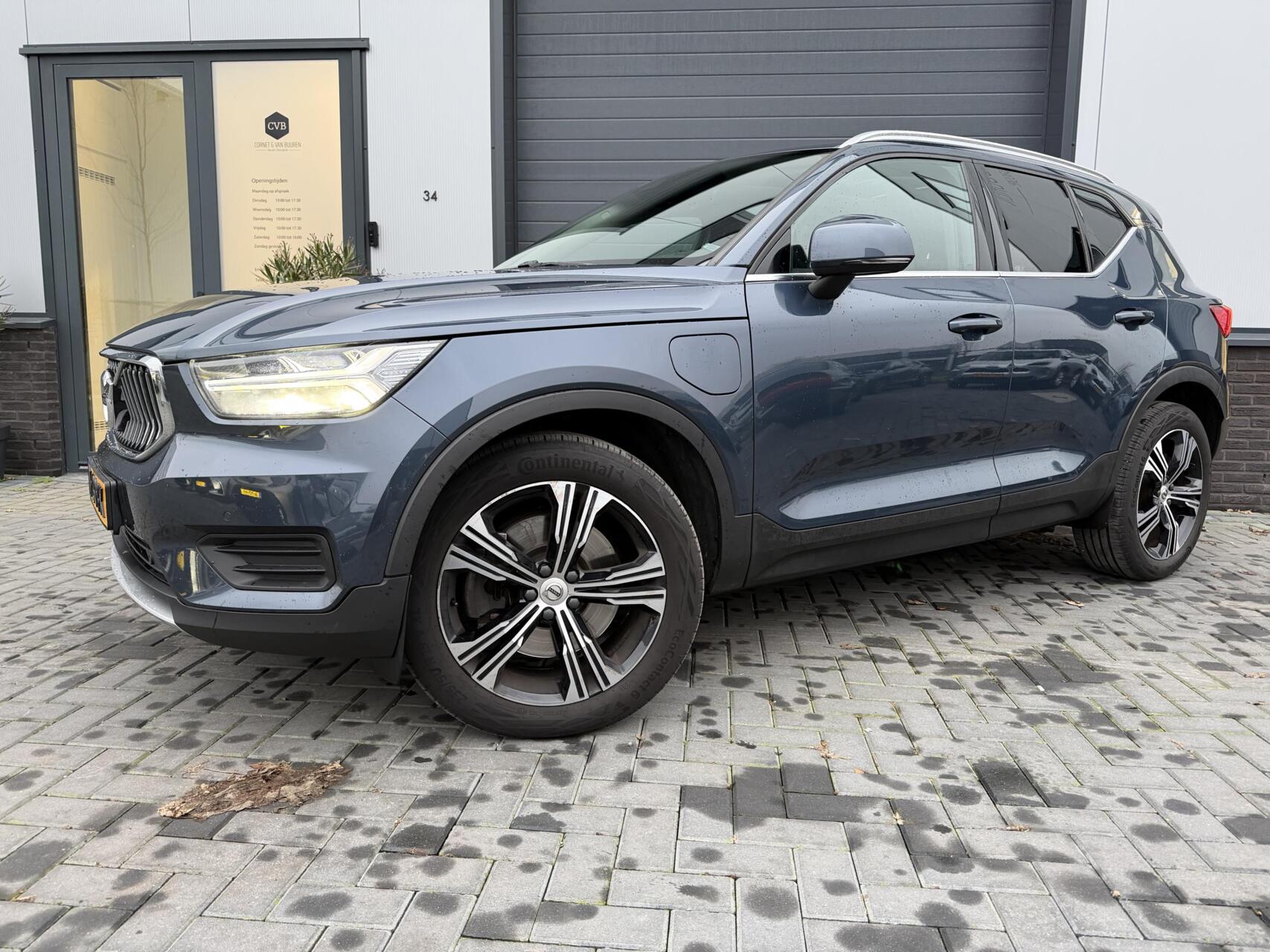 Volvo XC40 1.5 T5 Recharge Inscription  TREKHAAK|PANO| 2021 - voorkant