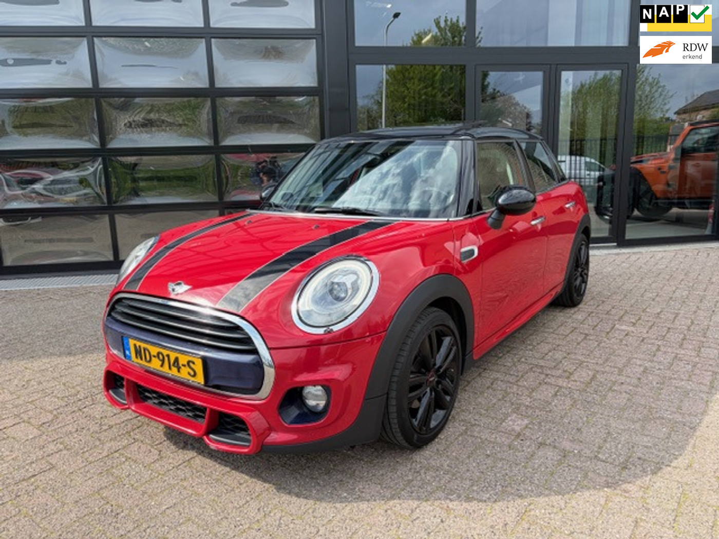 Mini Cooper Cooper Serious Business, JCW Pakket ! 2017 - voorkant