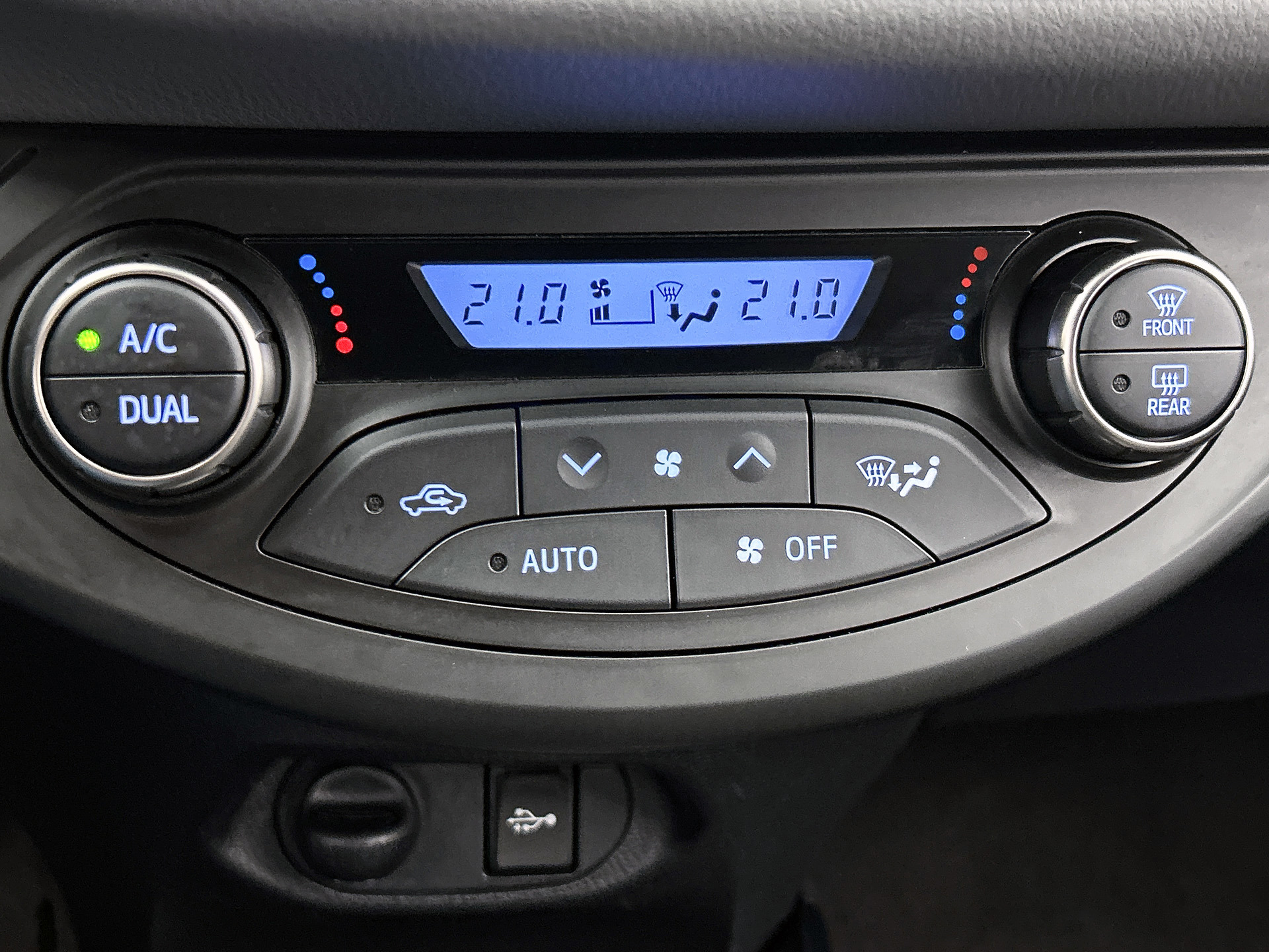 Foto van Toyota Toyota Yaris Hybrid