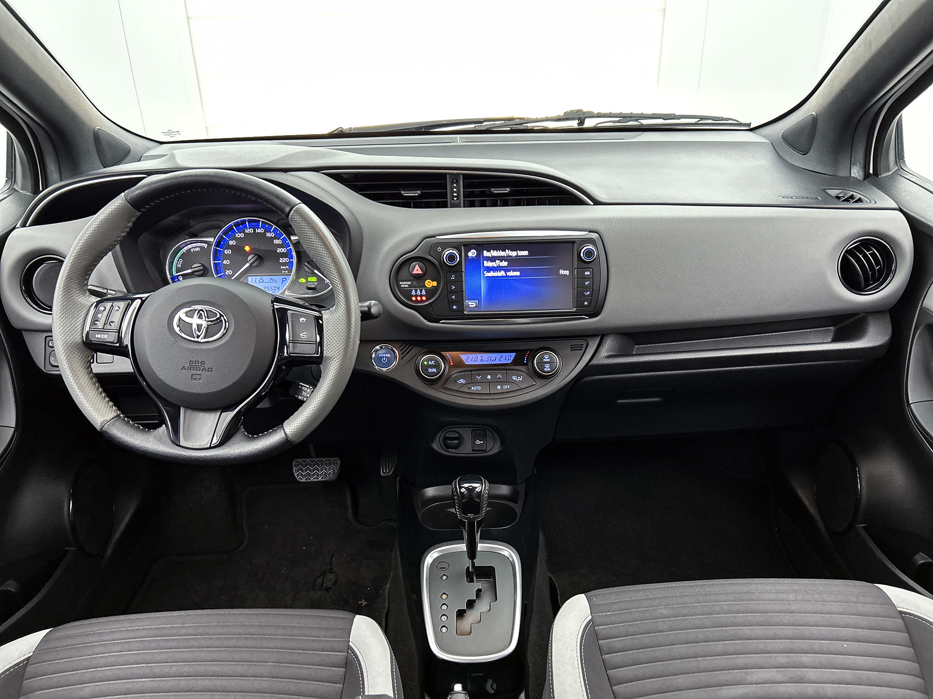 Foto van Toyota Toyota Yaris Hybrid