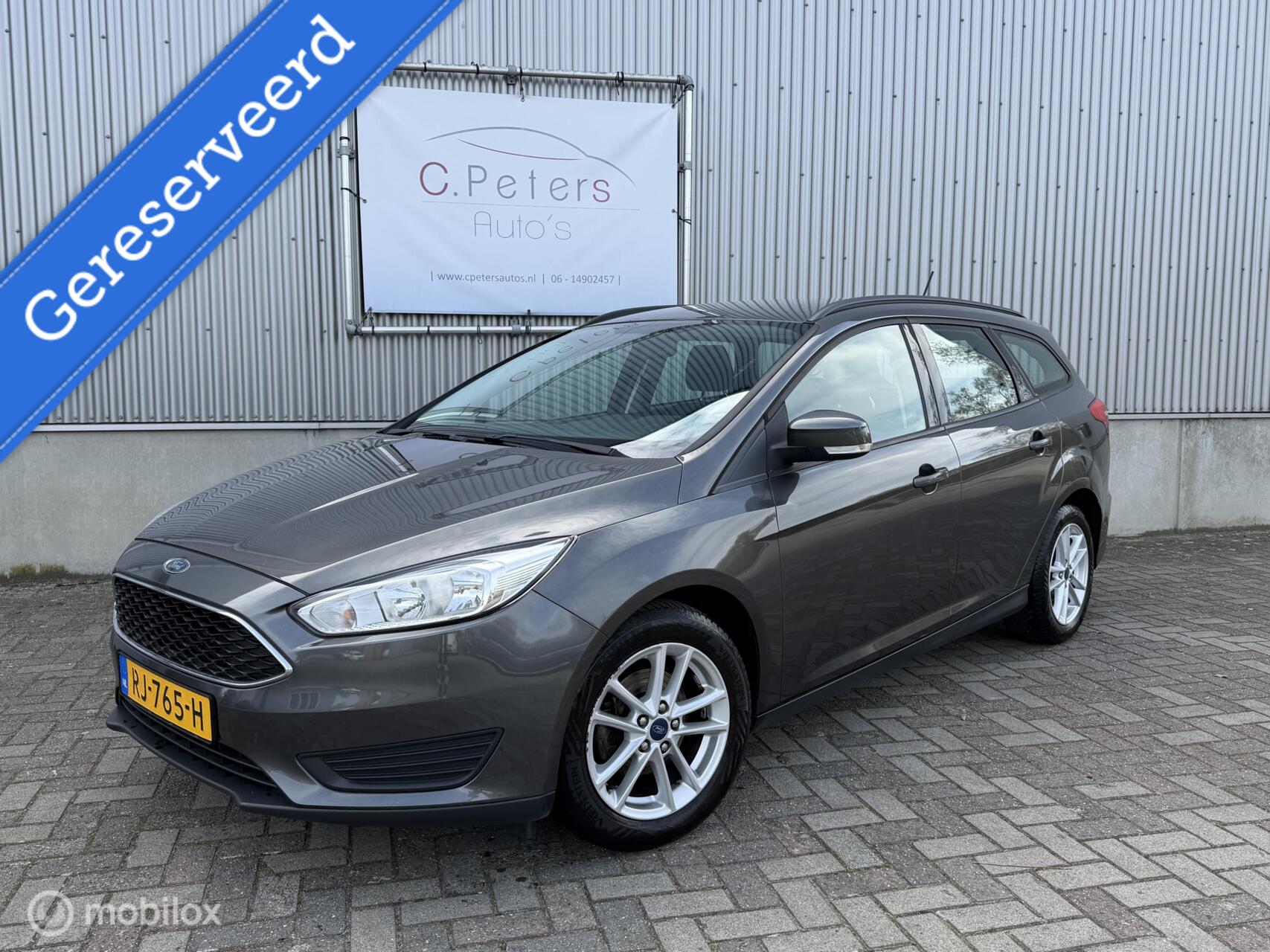 Ford Focus 1.0 Lease Edition 12-2017 / Carplay / Navigatie / Trekhaak / Cruisecontrol / Dealeronderhouden NAP 2017 - voorkant
