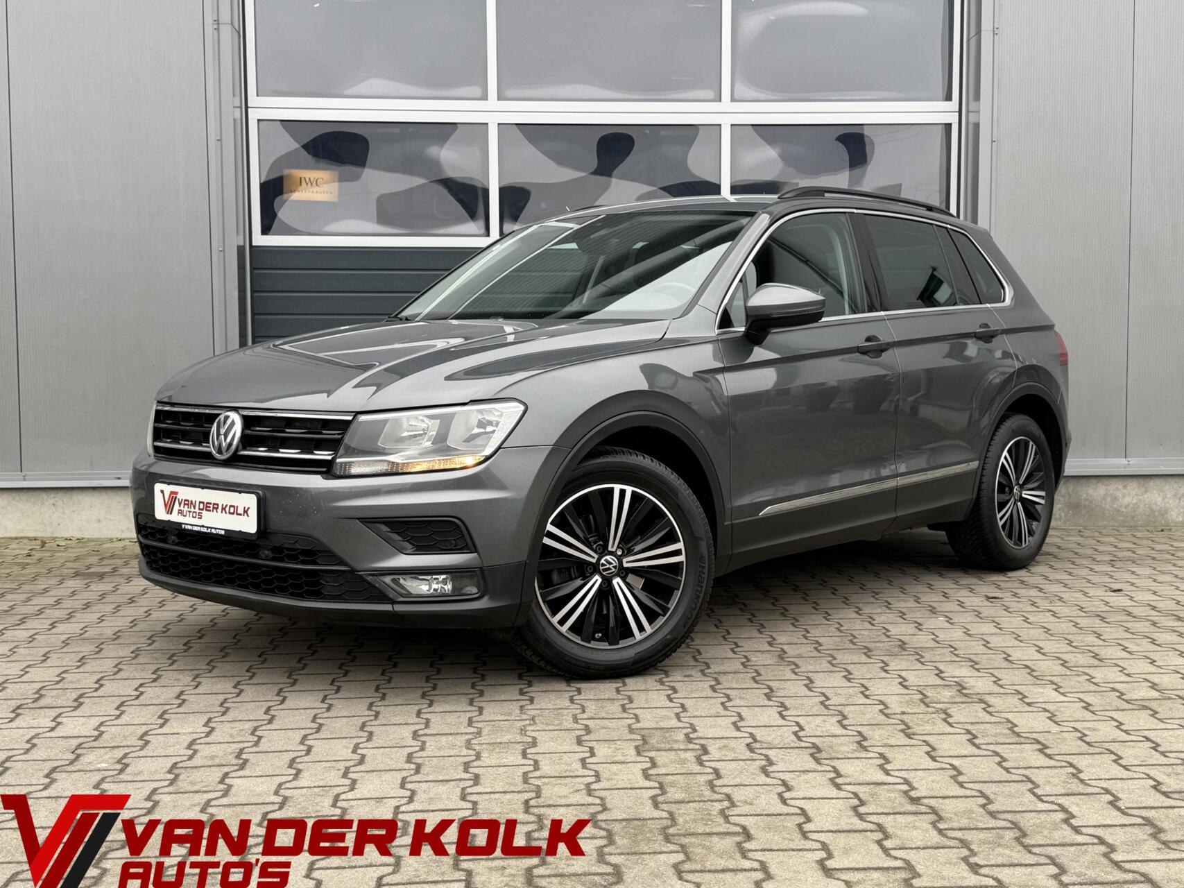 Volkswagen Tiguan 1.5 TSI Comfortline 150 PK | CarPlay | Adaptive Cruise | Navigatie | Climate | Sensoren 2019 - voorkant