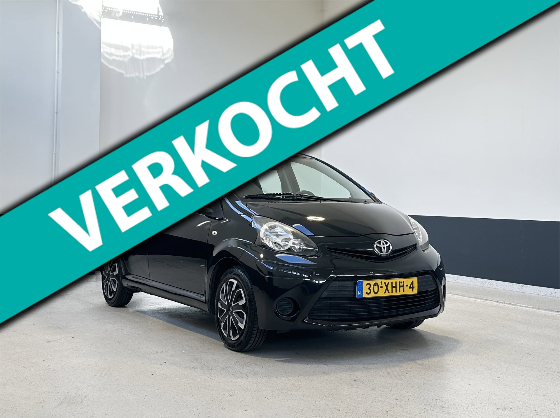 Toyota Toyota Aygo 1.0 VVT-i Comfort | Airco |2 Eig | NL | CV | 5-drs| 2012 - voorkant