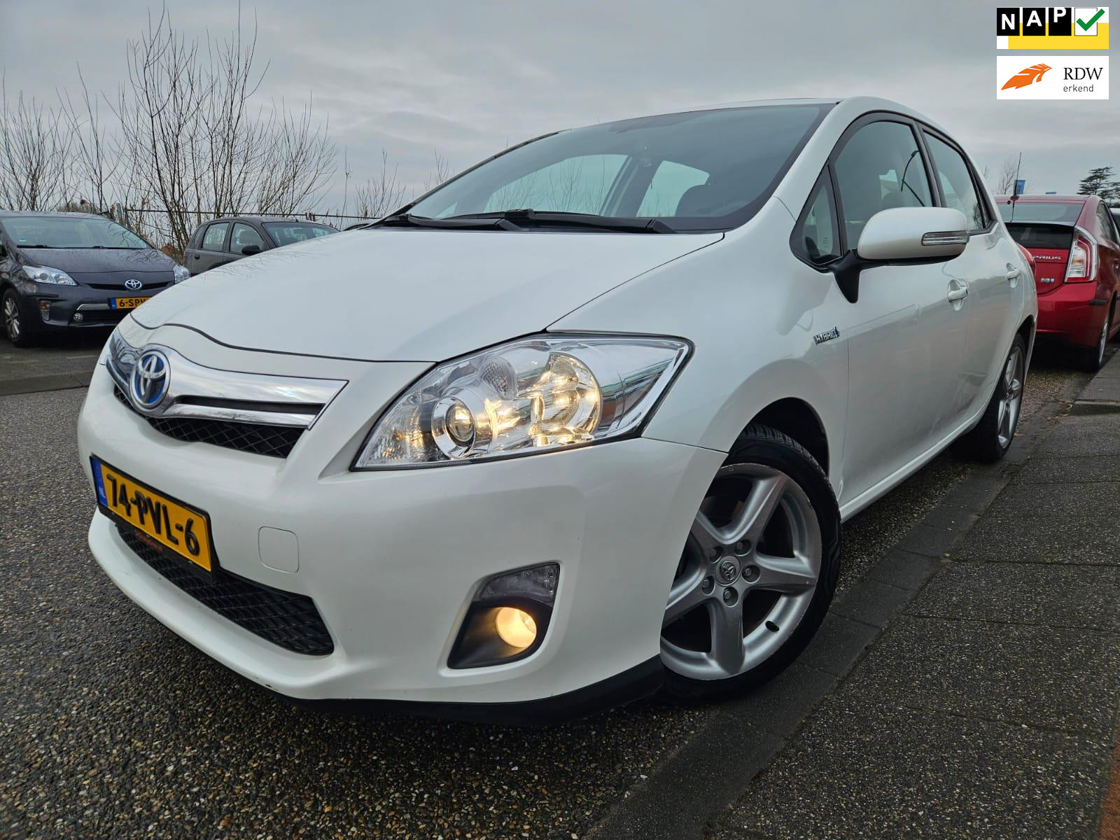 Toyota Toyota Auris 1.8 Full Hybrid Executive GARANTIE Open Dak 2011 - voorkant