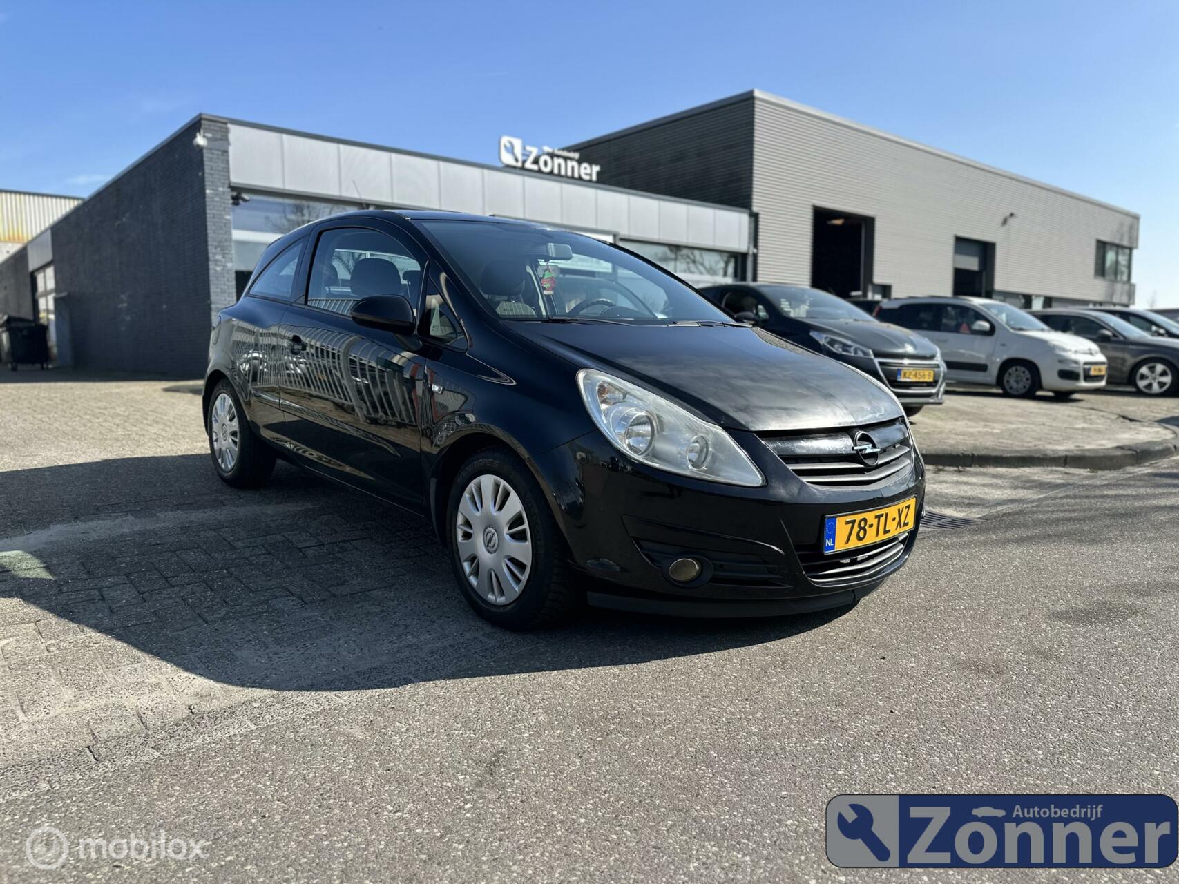 Opel Corsa 1.4-16V Sport 2006 - voorkant