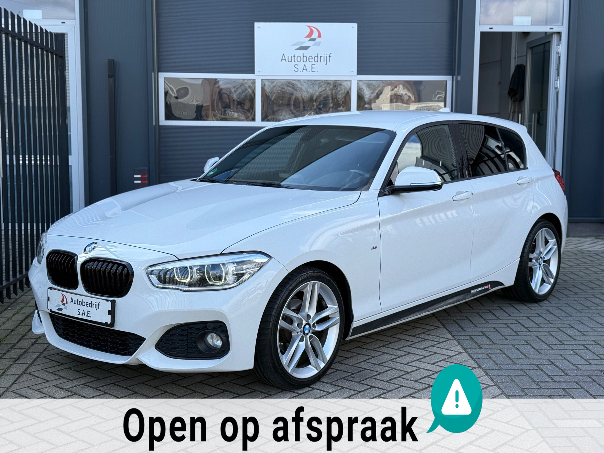 BMW 116i 116i M Sport LED CRUISE PDC ALCANTARA NAVI !! 2015 - voorkant