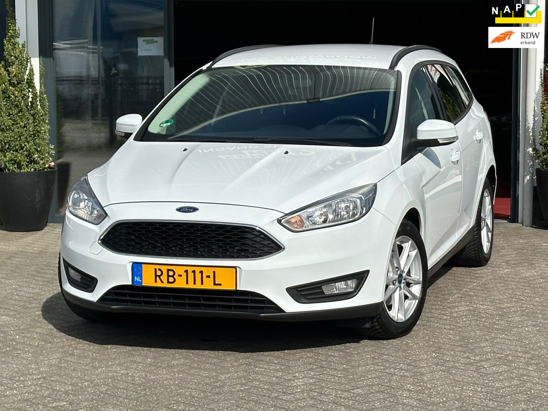 Ford Focus 1.0 Lease Edition / Airco / Nieuwe banden 2017 - voorkant