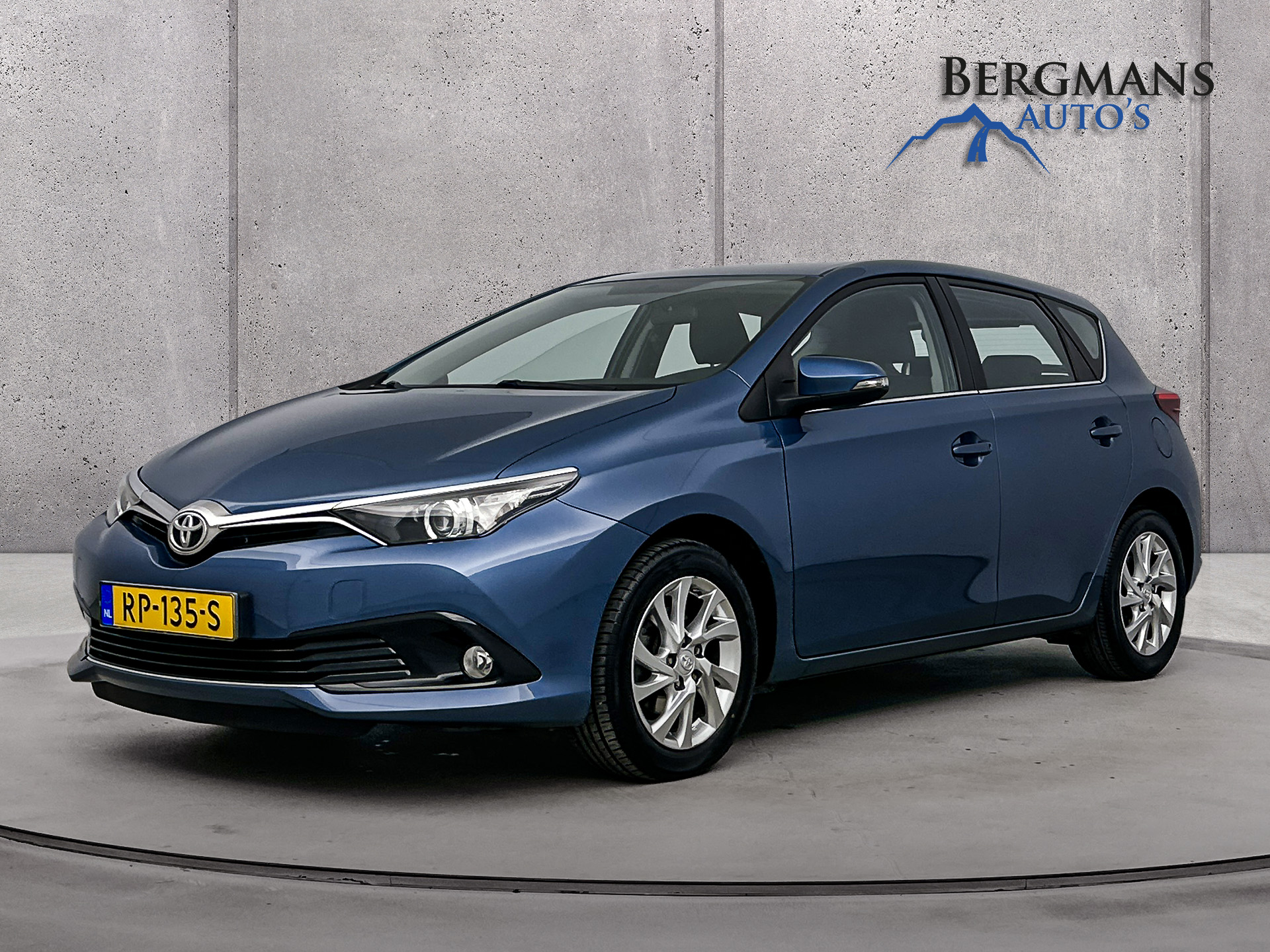 Toyota Toyota Auris 1.2T Dynamic 2015 - voorkant