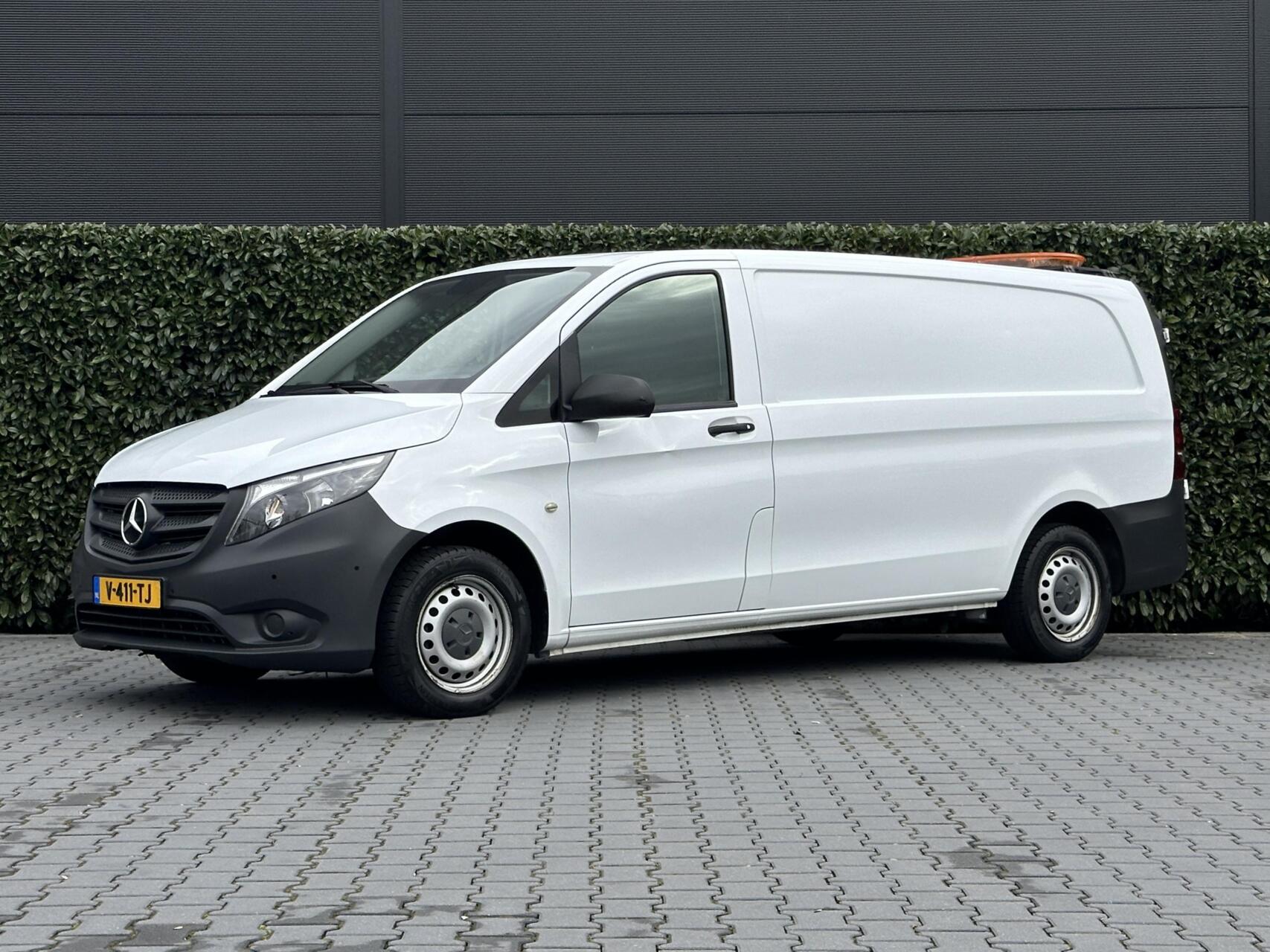 Mercedes-Benz Vito 111 CDI Extra Lang, EURO 6, NL AUTO, NAP LOGISCH, AIRCO, NAVIGATIE, CAMERA, CRUISE CONTROL, TREKHAAK, ELEKTRISCHE RAMEN 2019 - voorkant